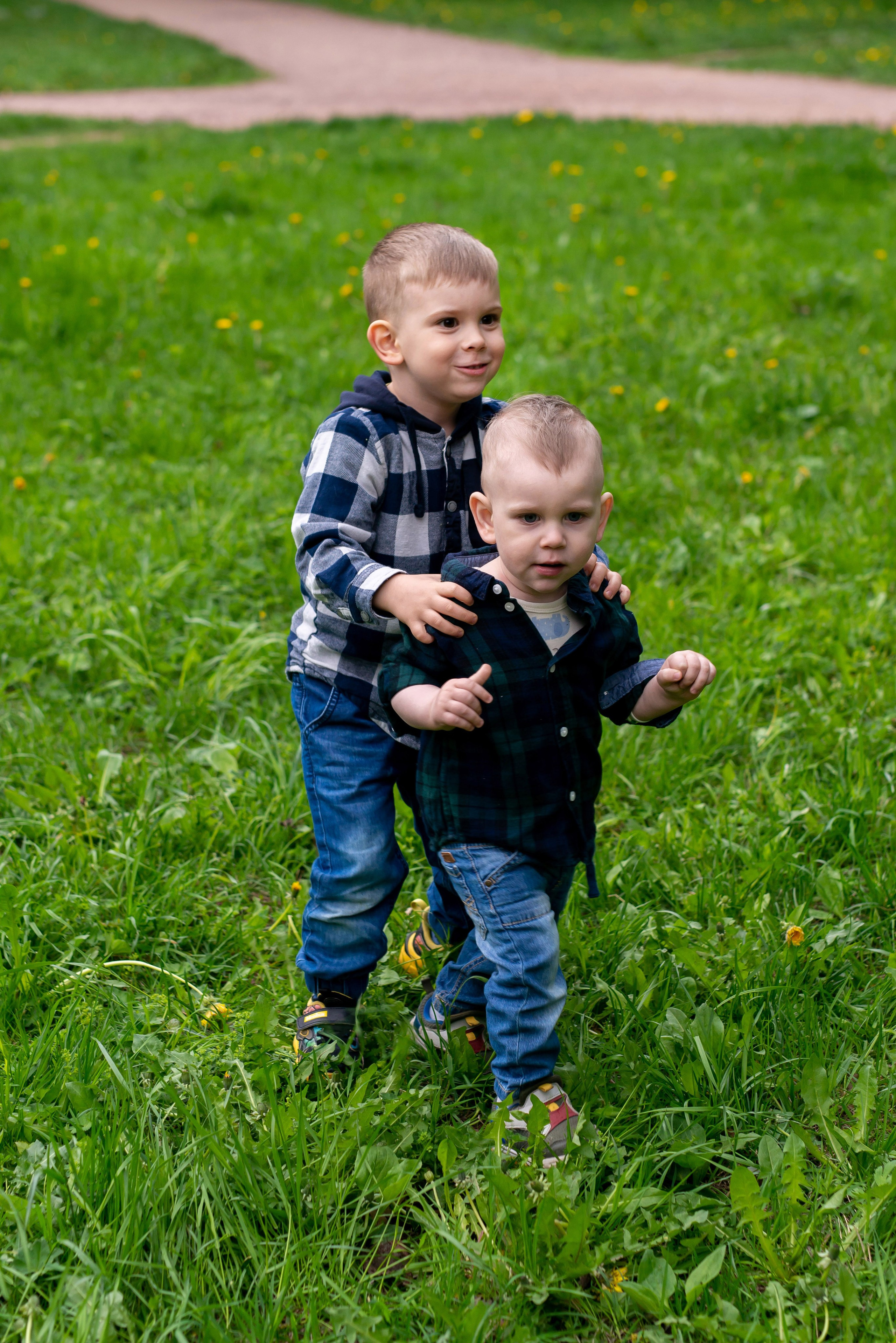 Наташа и Дима (фотосессия в цветущих садах). Портретный, семейный и свадебный фотограф в Санкт-Петербурге и в Пушкине Ширяев Денис