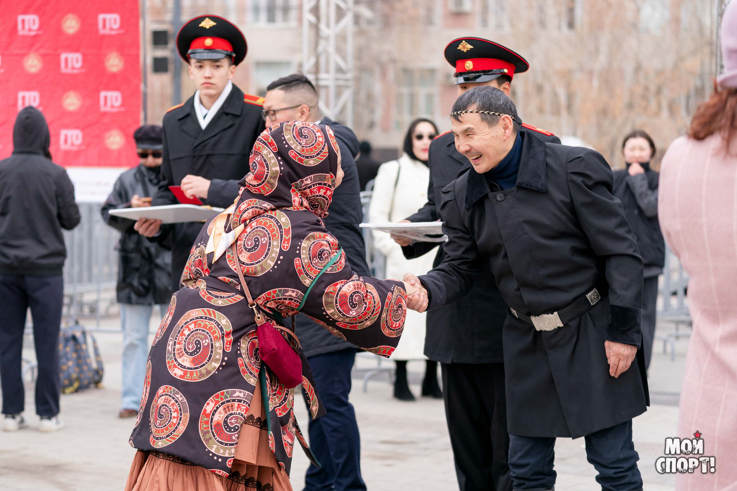 Торжественная церемония вручения знаков отличия ВФСК «ГТО» в День Республики Саха (Якутия). Студия «Мой Спорт!» — все о спорте в Якутии
