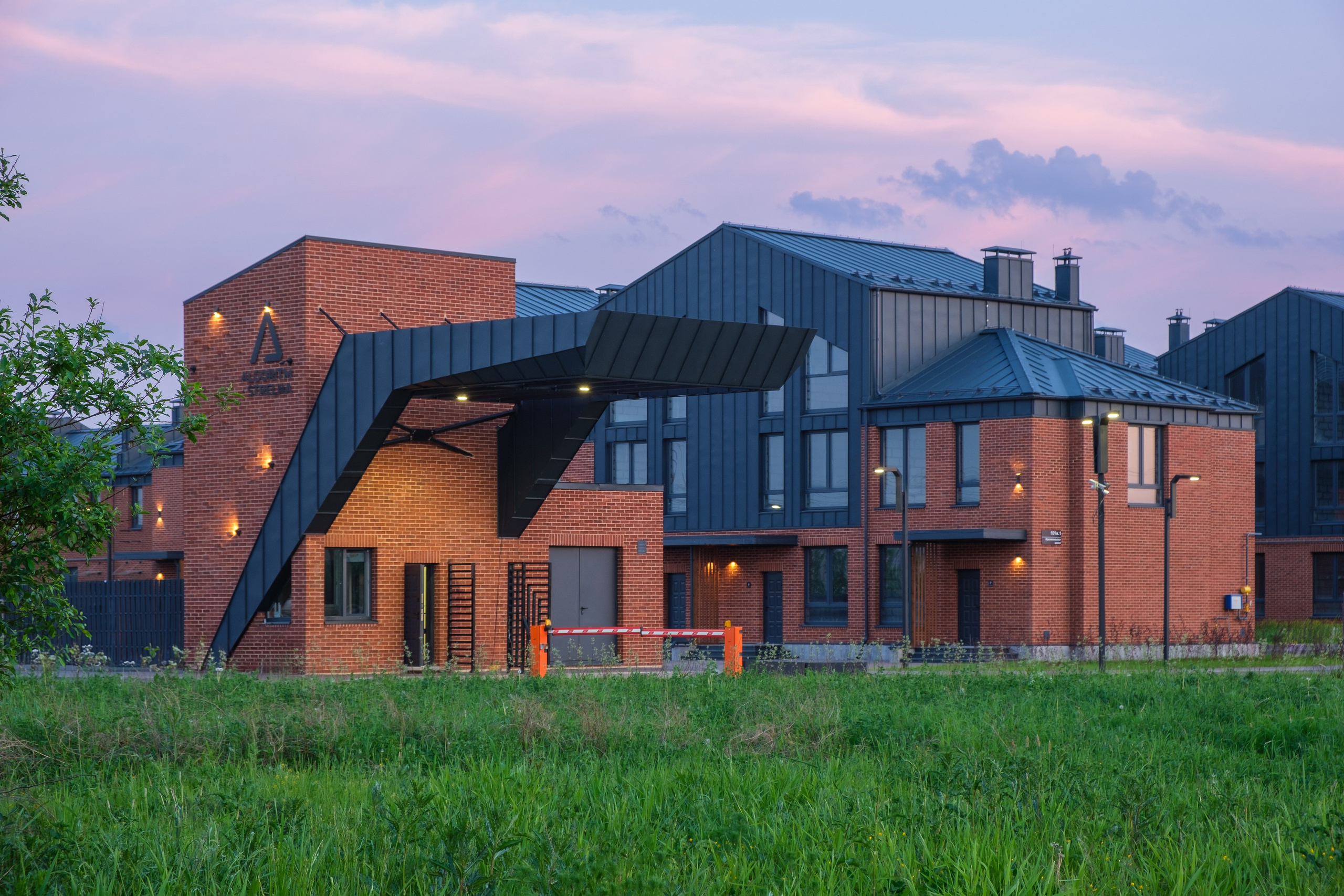 Архитектурная фотосъёмка коттеджного посёлка