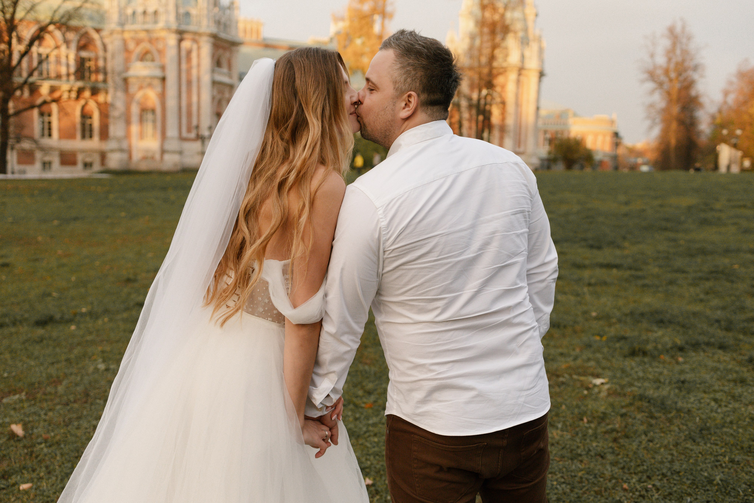Свадебная прогулка в Царицыно. Семейный фотограф в Москве Аникина Наталья