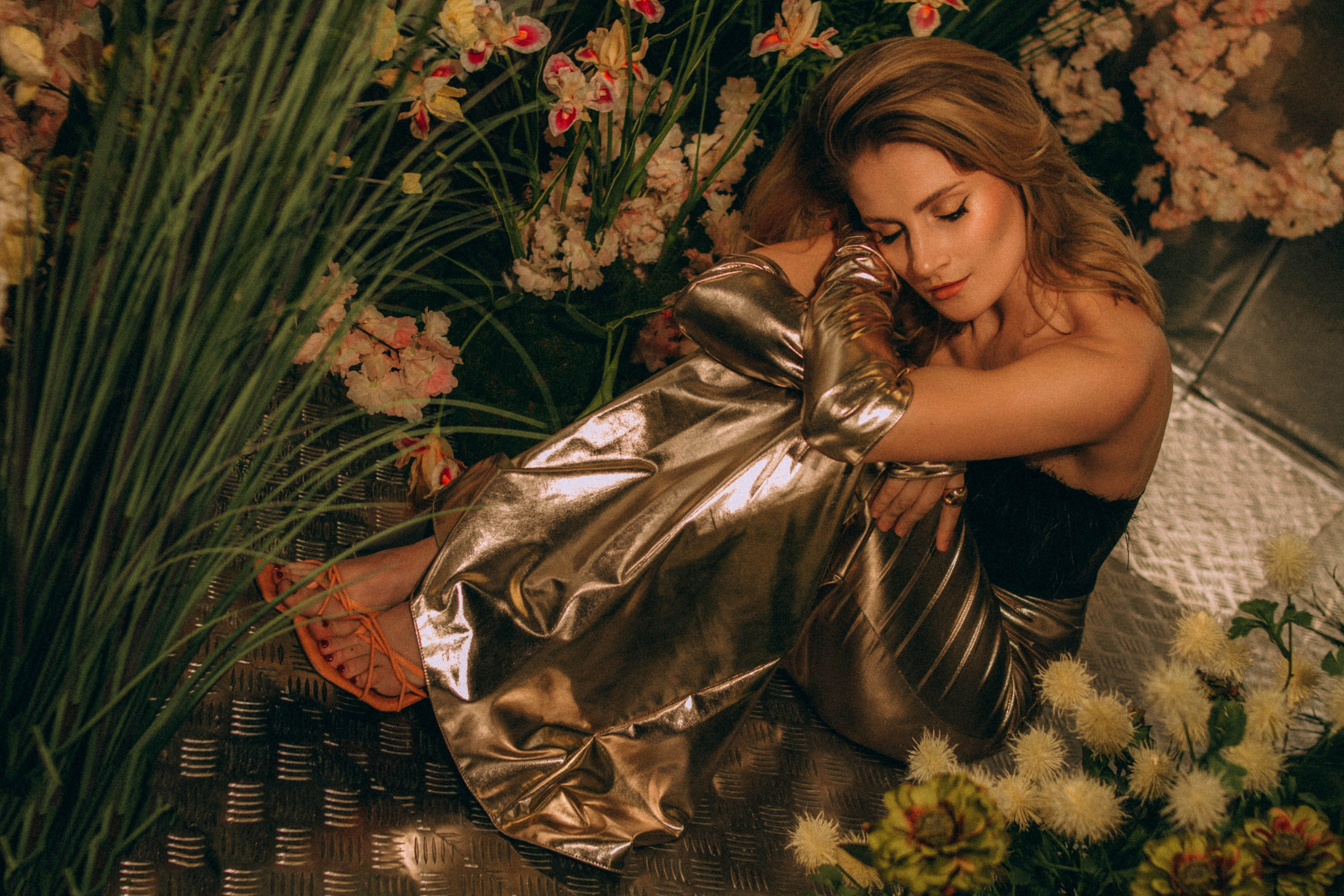 Заросший лифт. Создадим шедевр? Виталина и её фотоискусство