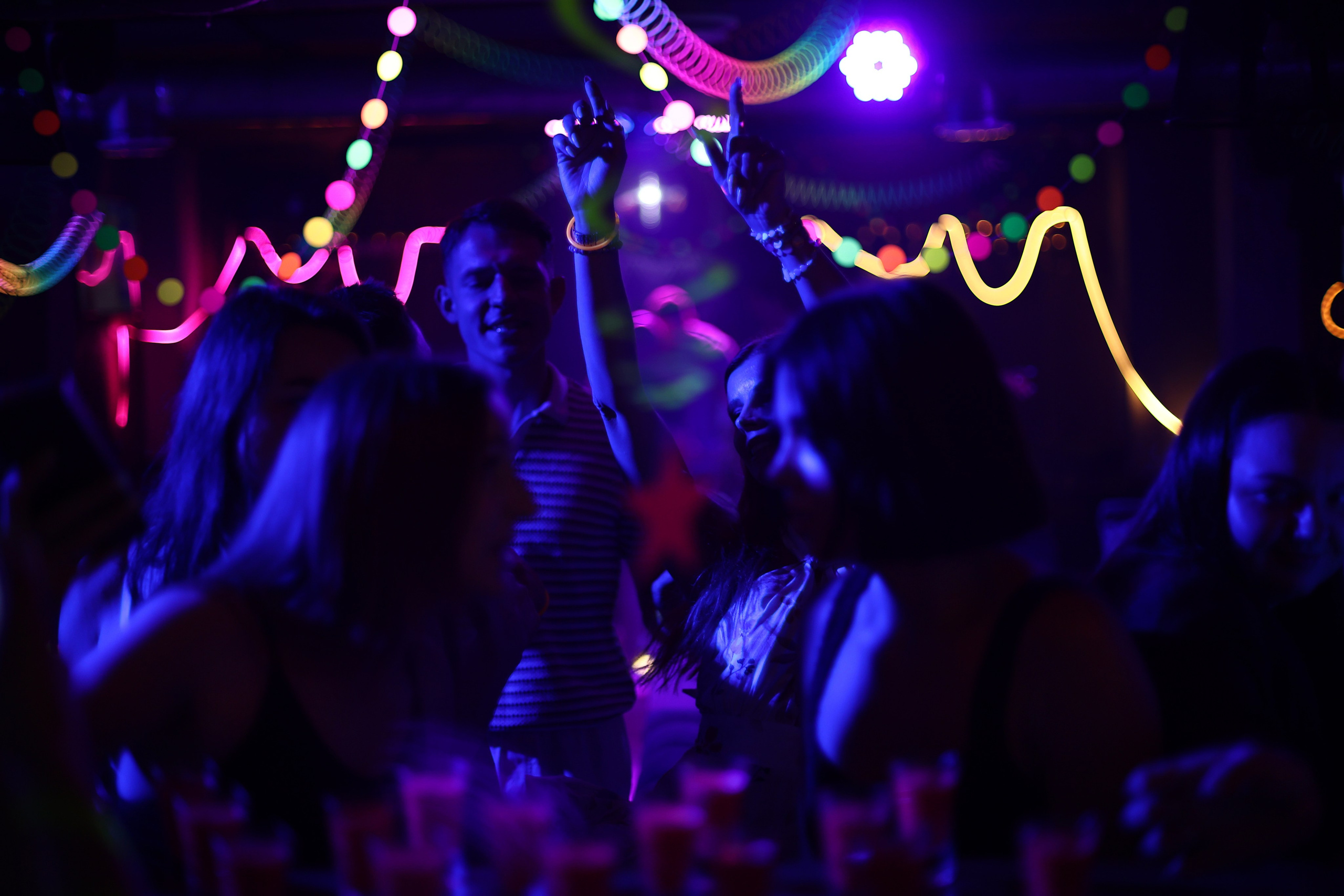 Neon Party 01.08.25. Мята Спортивная — Кальянная, караоке, бар в Минске