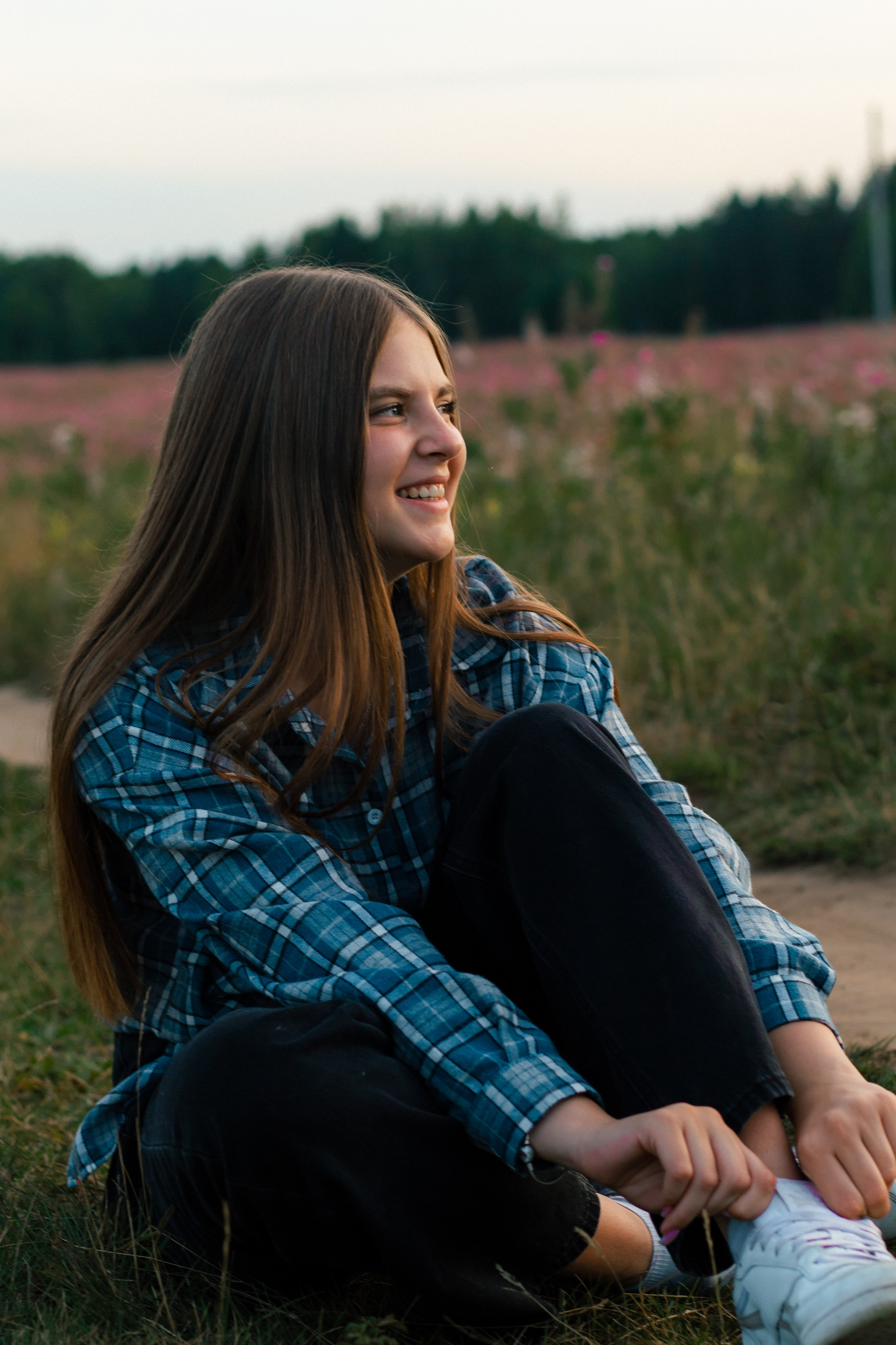 Портретная съёмка Дарьи в поле Ангарск. Фотограф Ангарск Александра Зарубина