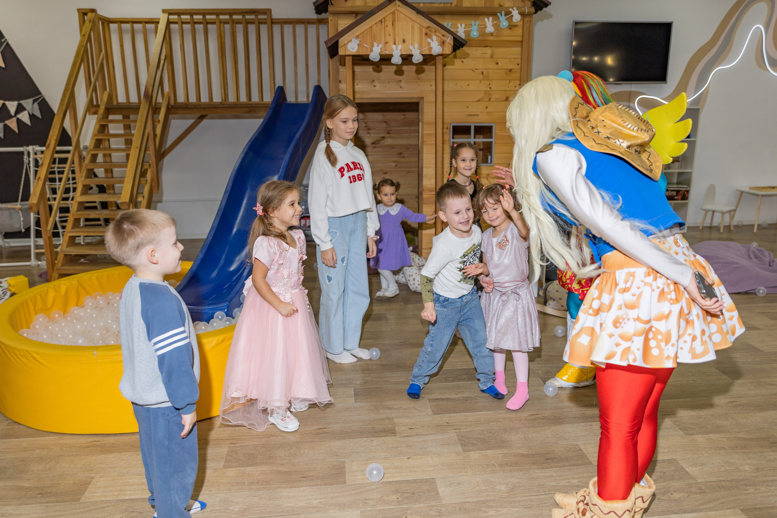 День Рождение Есении в Rabbit Holl. Выпускные альбомы во Владивостоке