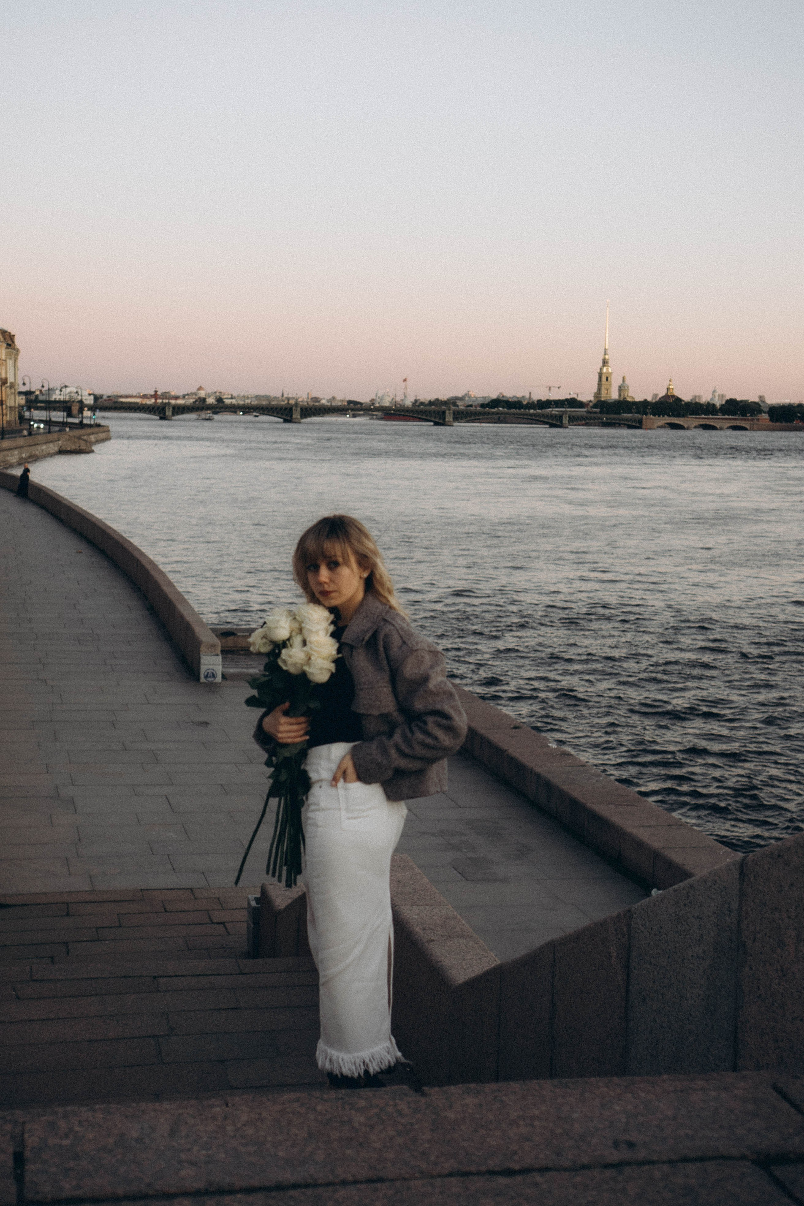 ПРОГУЛКА ПО ГОРОДУ В БЕЛЫЕ НОЧИ (другой вариант). Профессиональный фотограф, Санкт-Петербург — Виктория Богомолова