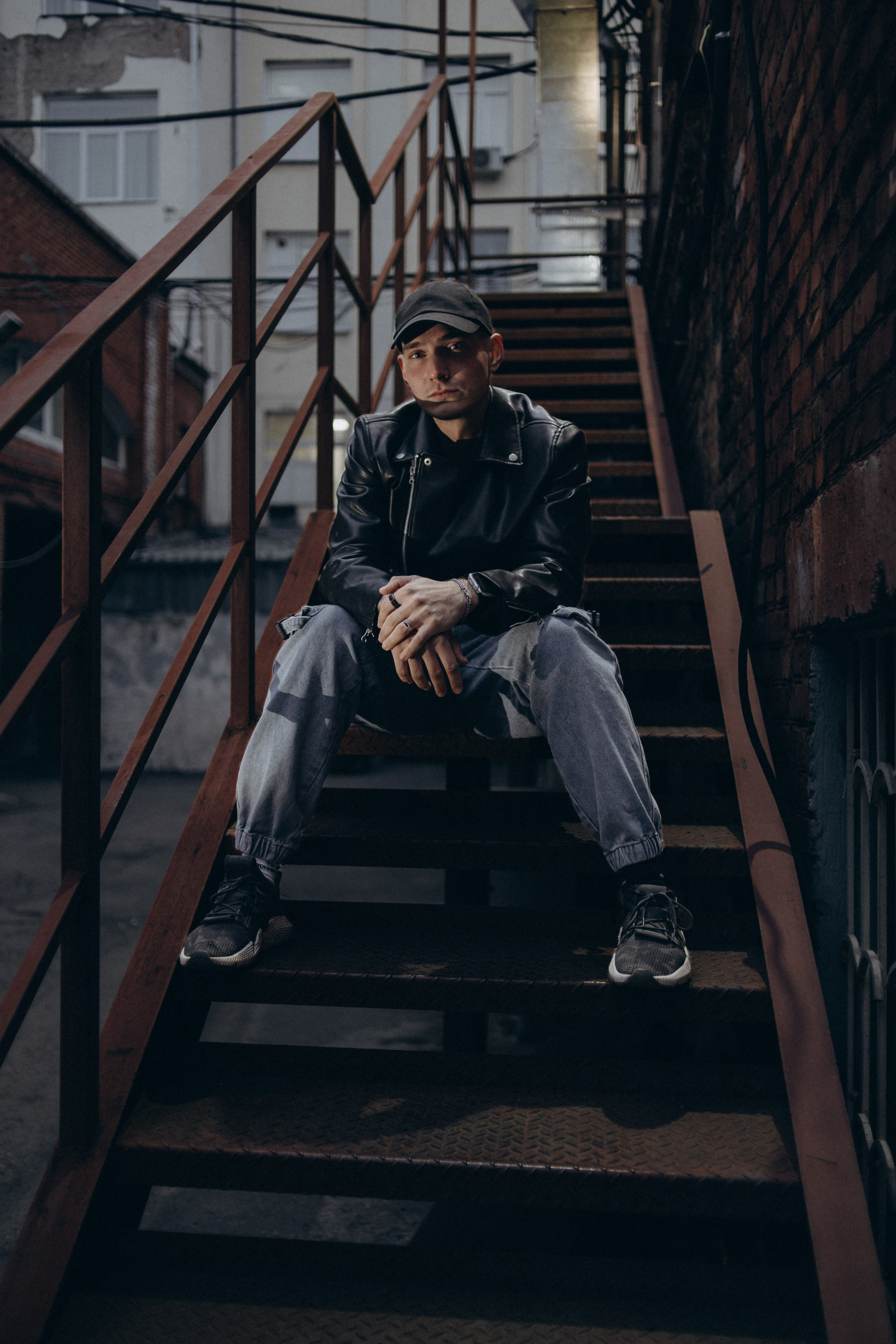 Евгений. Ночь и неон. Фотограф Регина Крикунова г. Красноярск