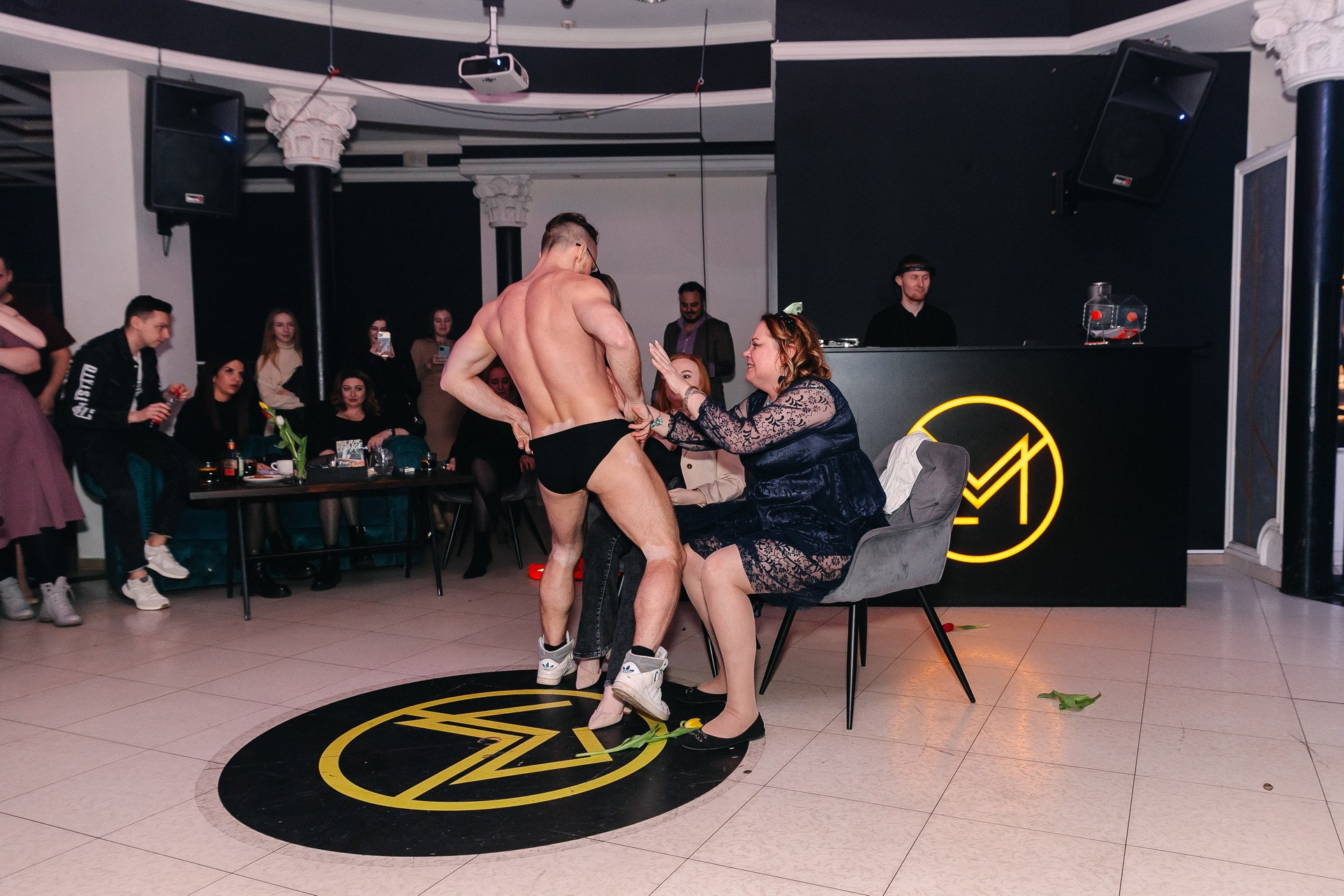 8 марта в лаунж-баре Major 2024. Свадебный, семейный и детский фотограф в Калининграде Елена Кравцова