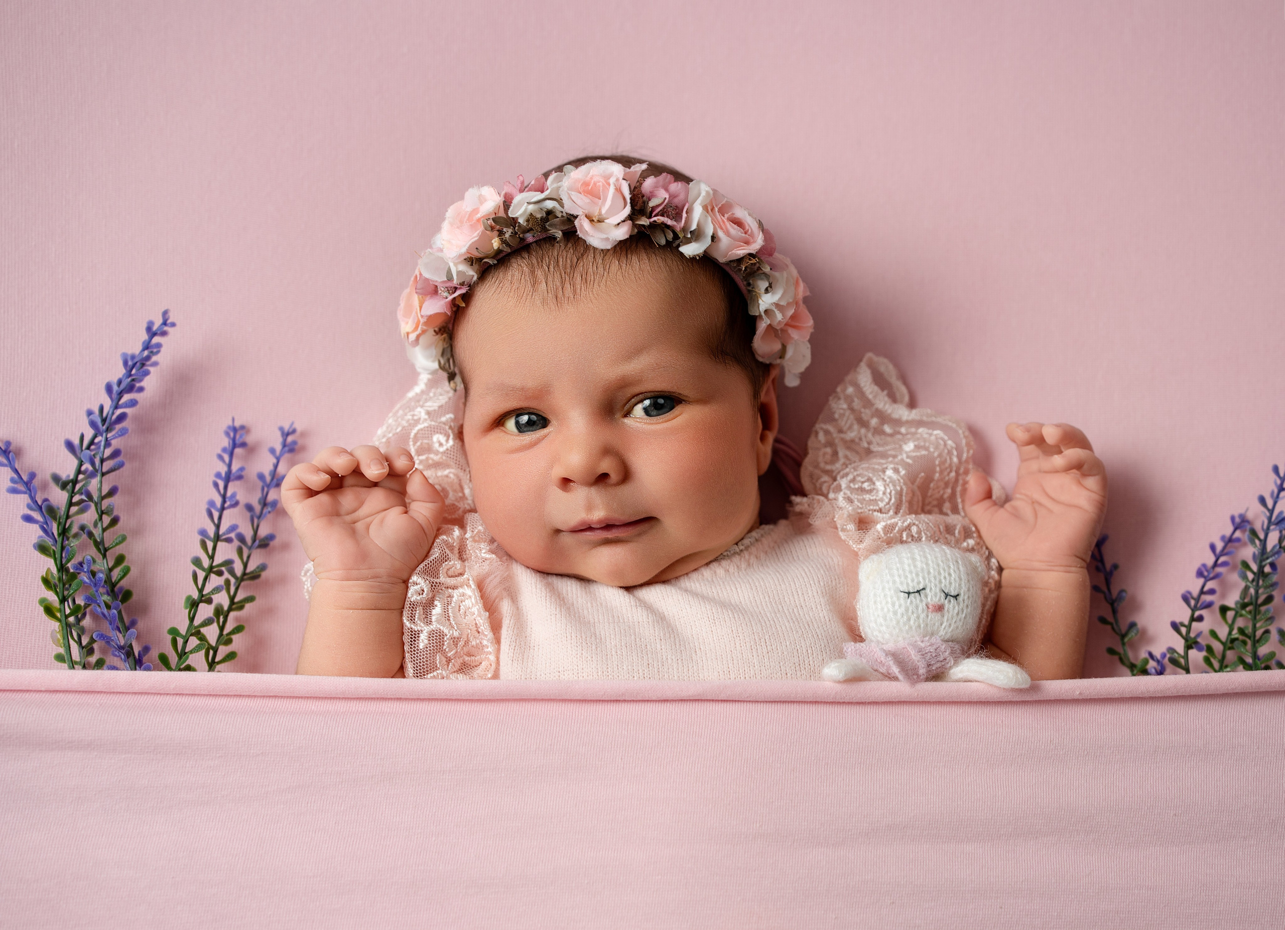 Фотограф новорожденных в Нижнем Новгороде - профессиональная фотосессия для новорожденных, уютные и милые снимки малышей, создание уникальных образов и воспоминаний для родителей. Специалист по детской фотографии предлагает услуги по съемке новорожденных в комфортной обстановке, обеспечивая безопасность и тепло для вашего малыша.