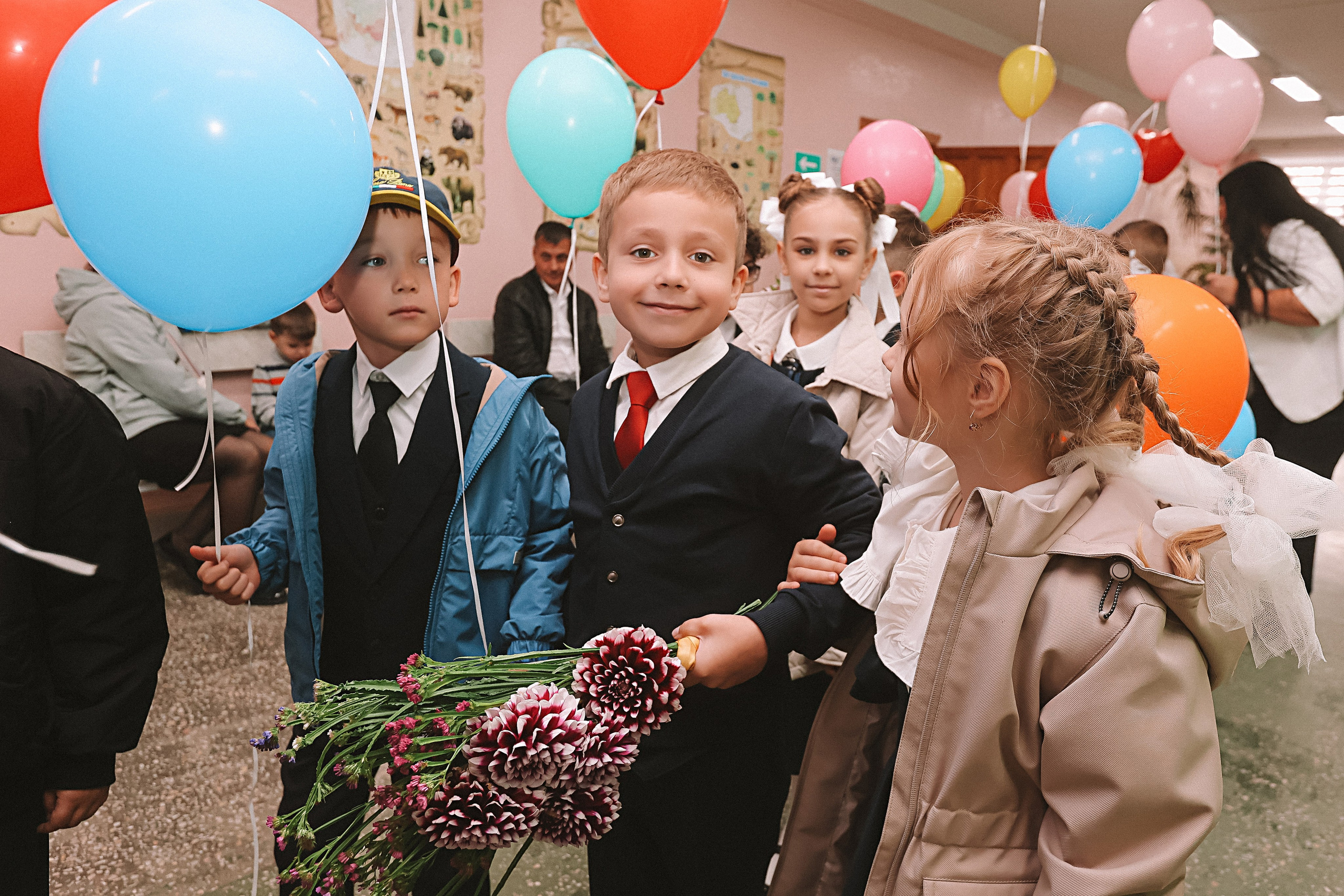 1 сентября линейка+кл час+портреты. Семейный фотограф Тюмень, фотограф на роды Салмина Мария