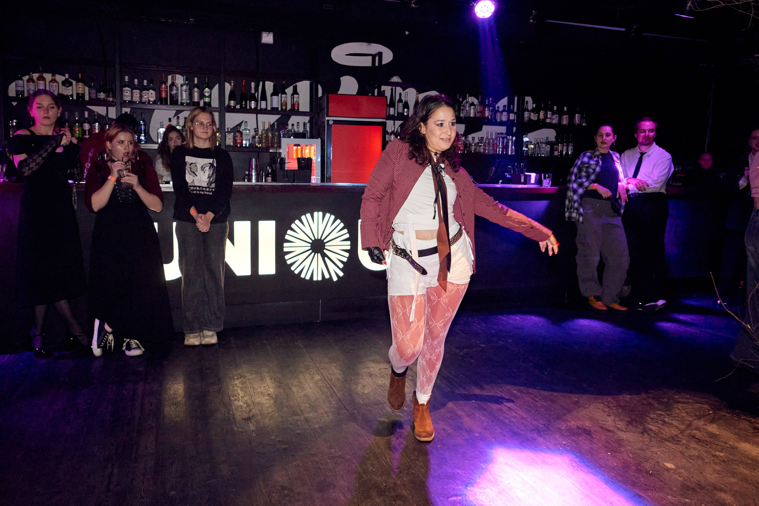 Ticky House Party. Главная