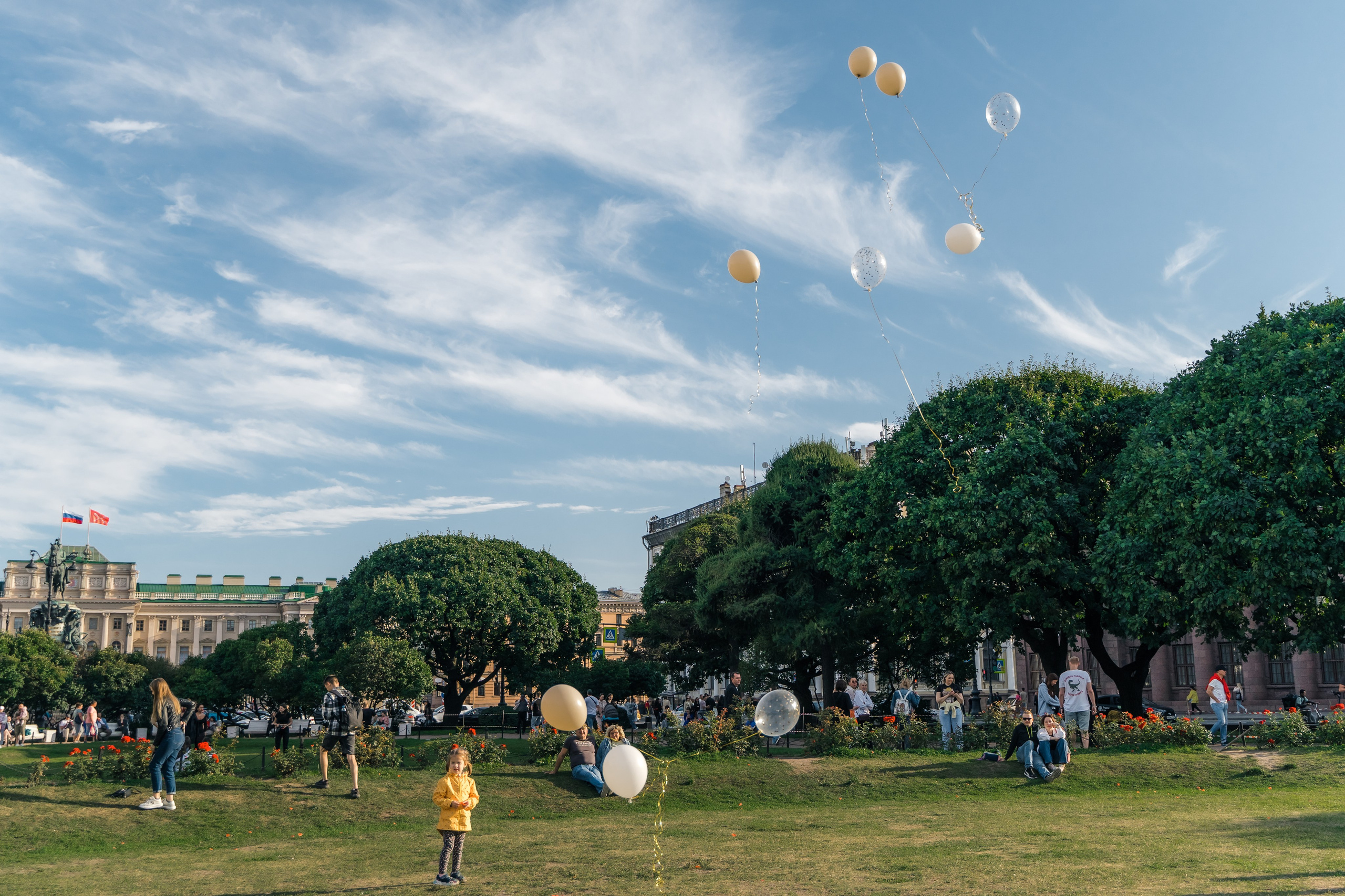 Фотосъемка девичника, встреча девушек, веселые женские портреты