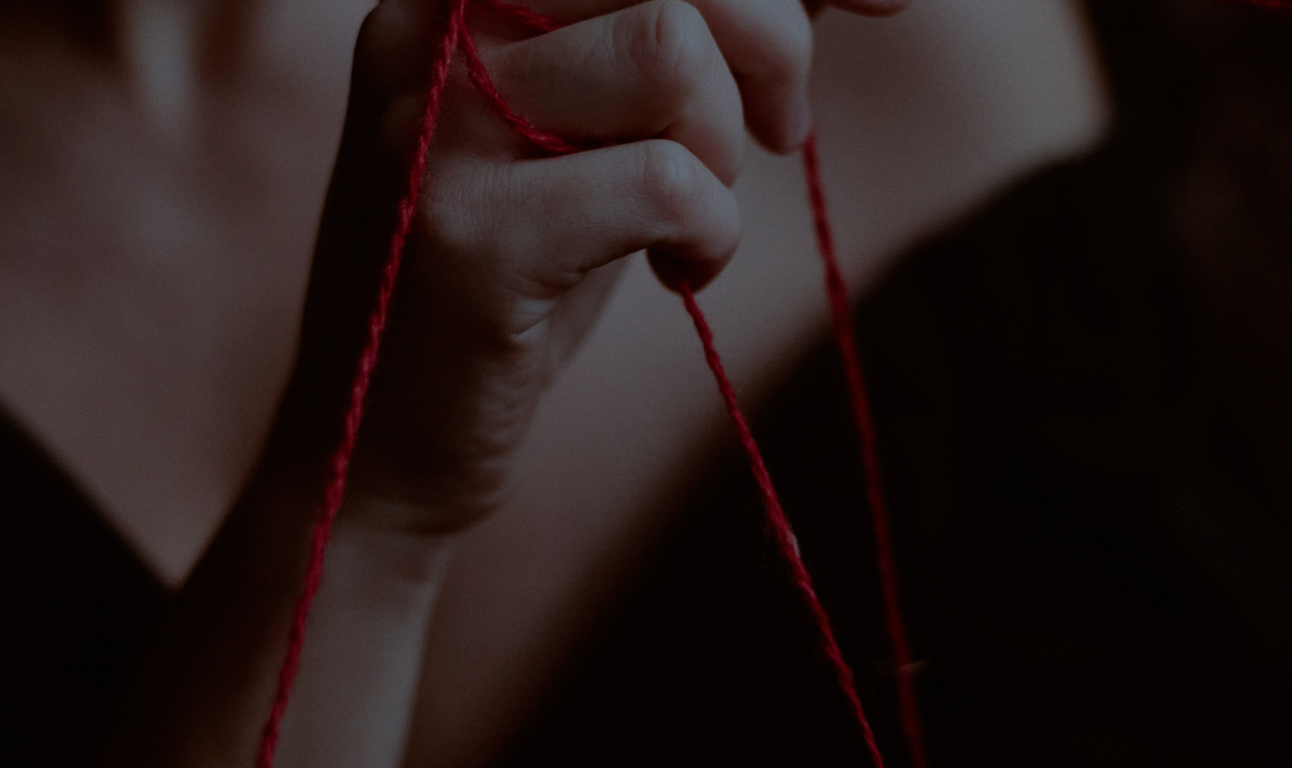 Тень. Фотограф лавстори Москва/МО Приятелева Ангелина