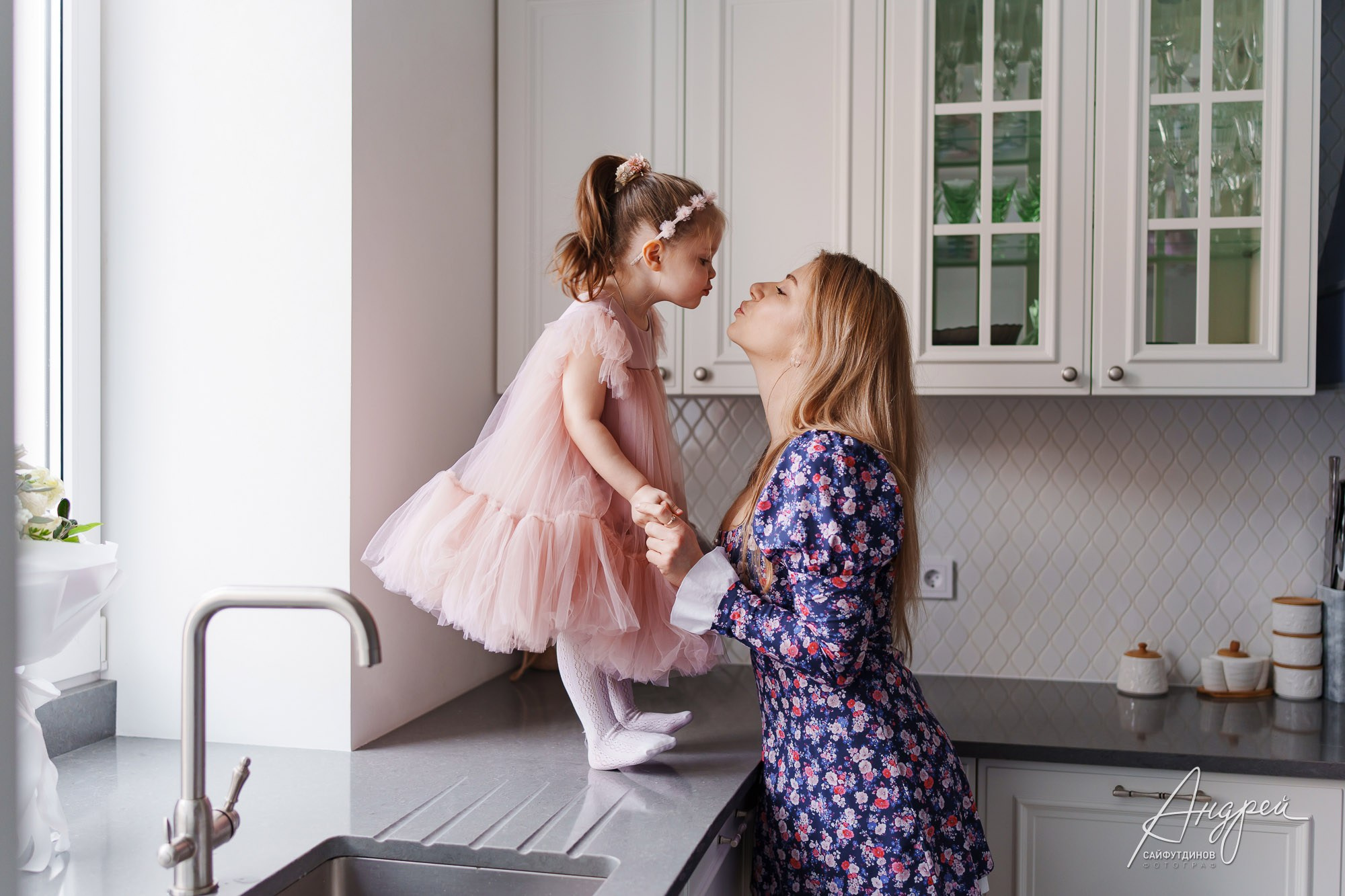 Профессиональная фотосъёмка на День рождения в Ростове — студийная и репортажная. Свадебный и семейный фотограф в Ростове-на-Дону. Андрей Сайфутдинов