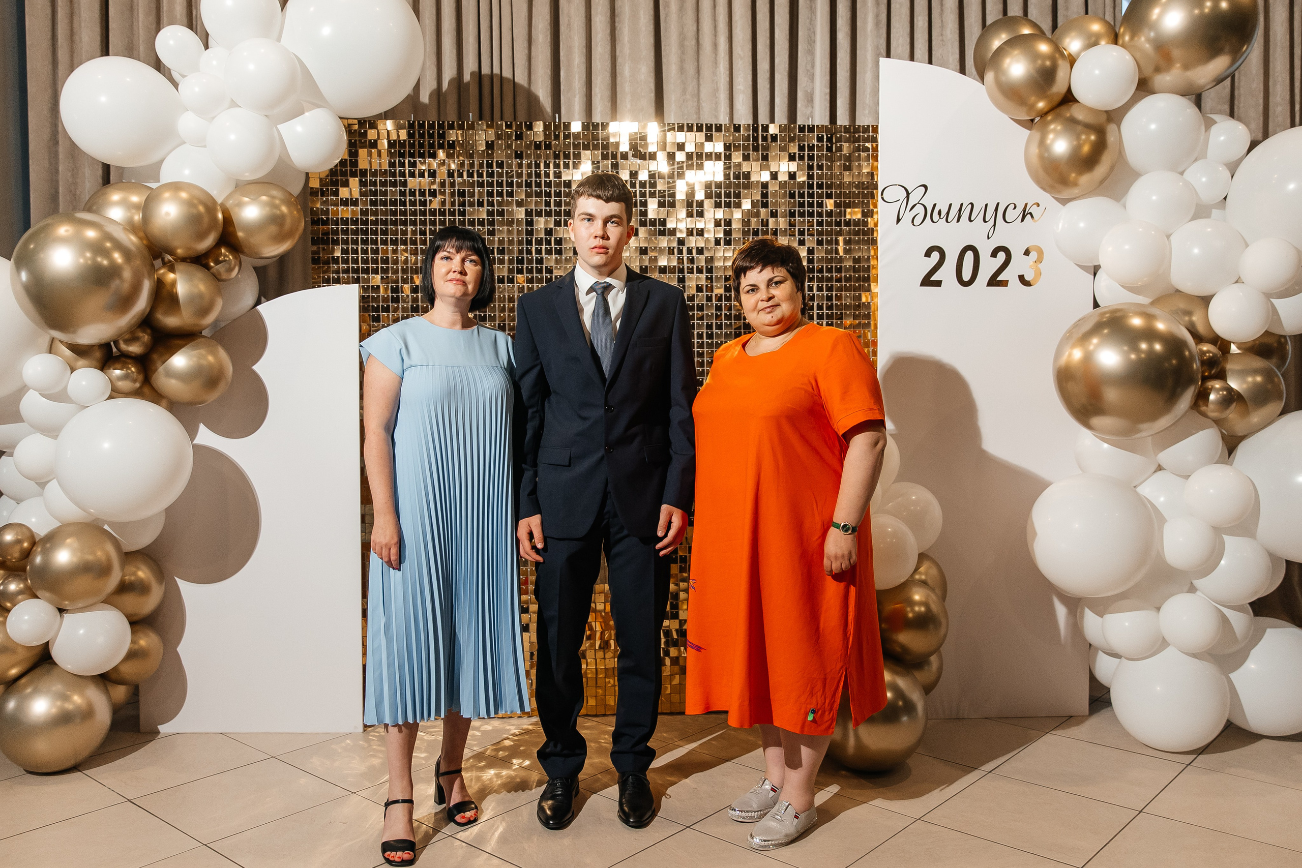 2023-06-23 Выпускной МБОУ СОШ № 10. Фотограф в Красноярске