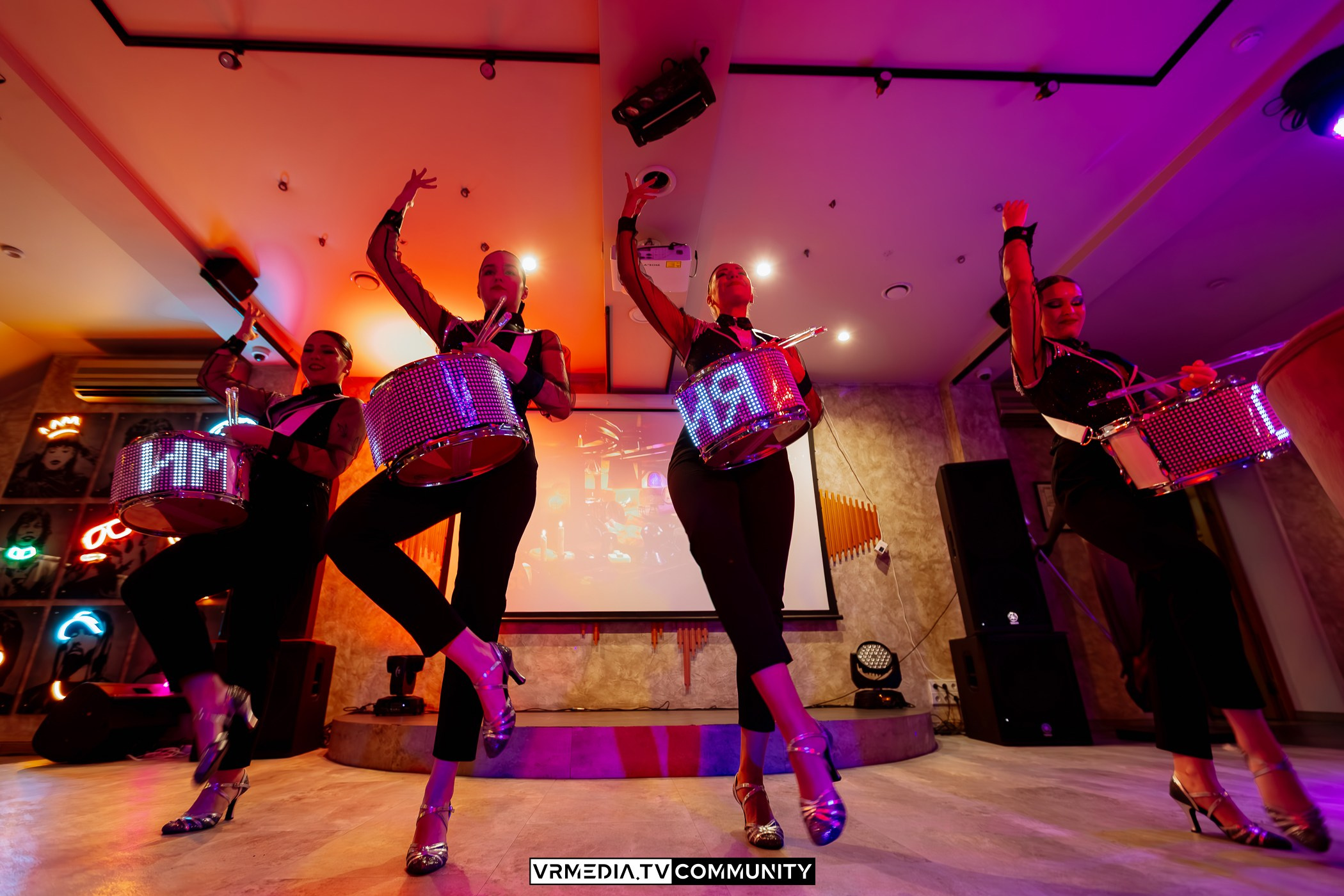 Выходные в караоке-баре «Империя»