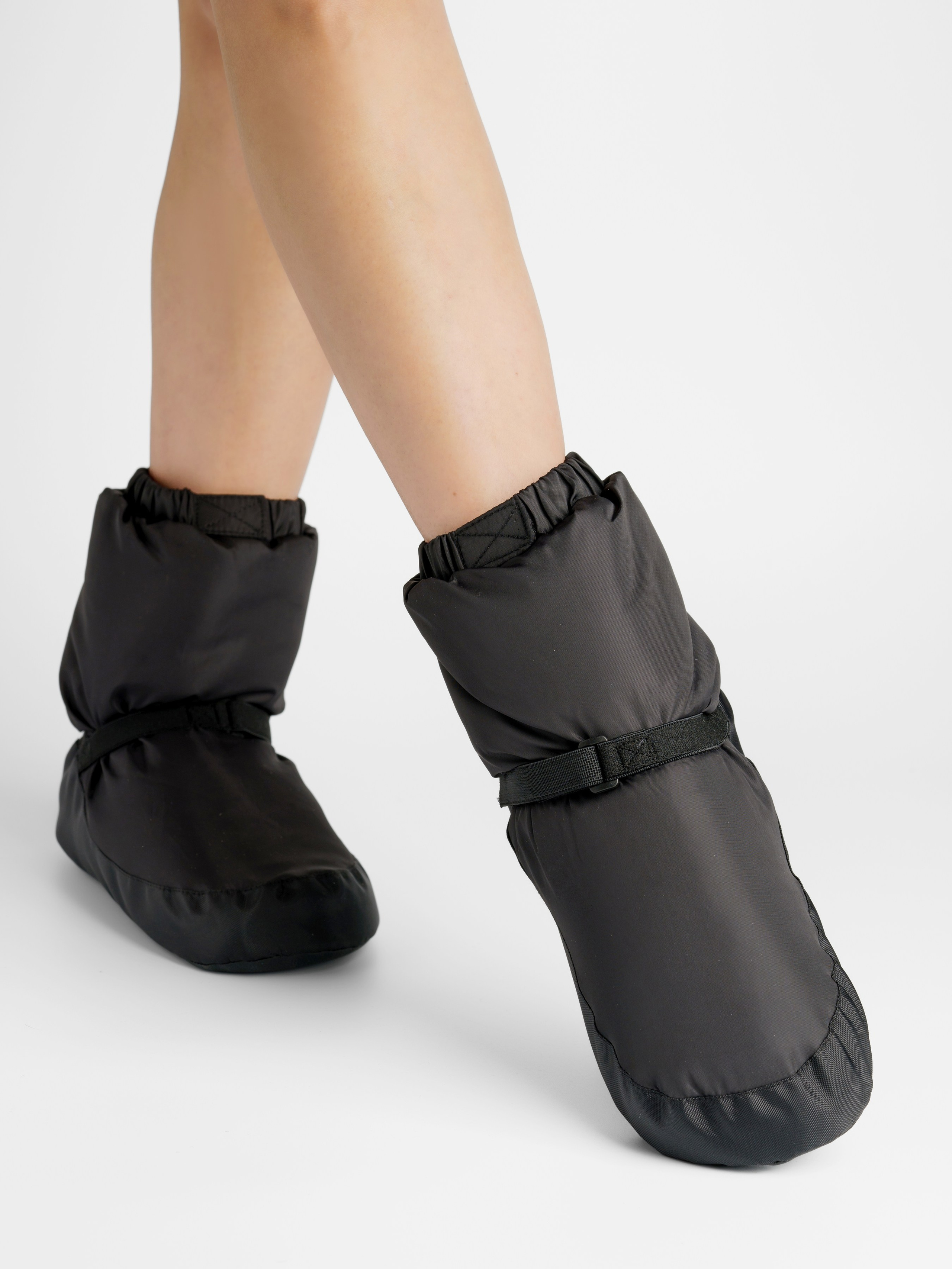 Сапожки для разогрева, модель Алина. KED Production — продакшн из СПб. Создаём фото, видео и контент, который помогает брендам и селлерам продавать больше