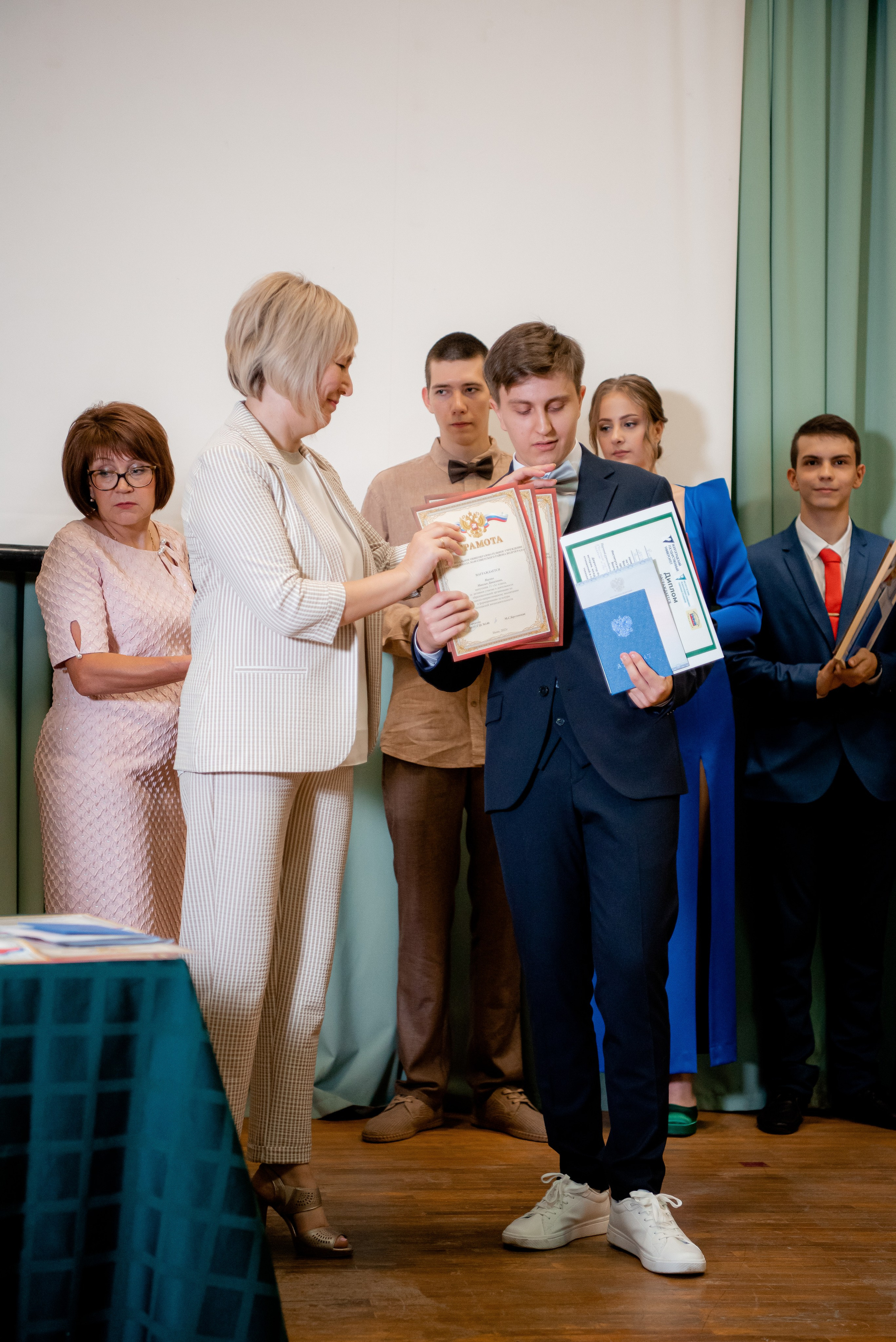 140 Школа. Вручение и Банкет. Сити Холл. Фотограф в Волгограде и Волжском Александр Горбань