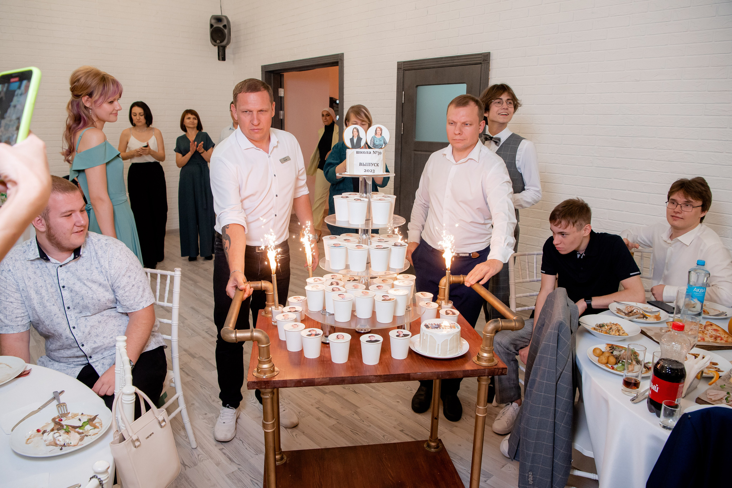 30 Школа. Вручение и Банкет. ДК Юбилейный и Банхоф. Фотограф в Волгограде и Волжском Александр Горбань