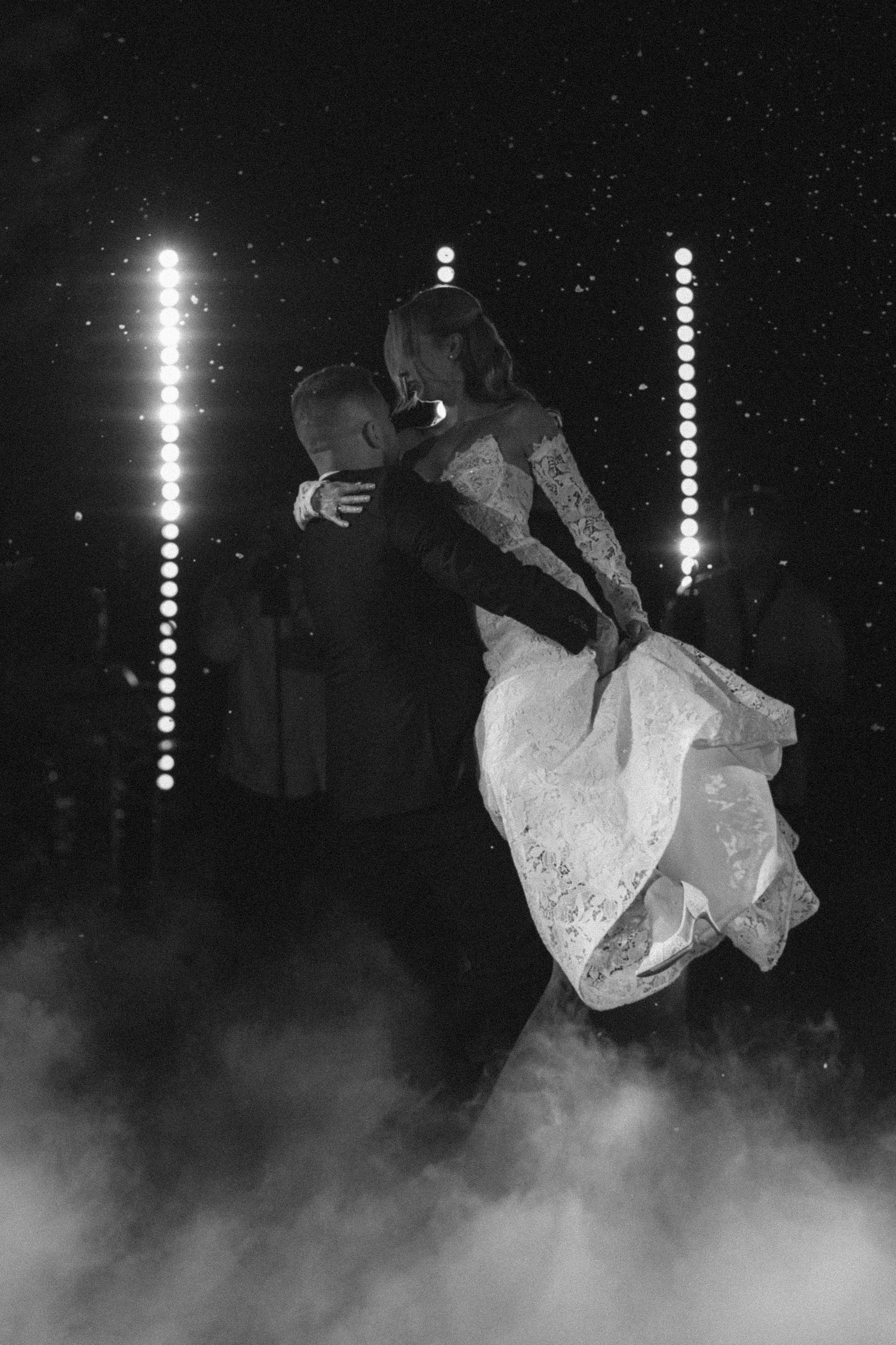 Весь мир — фон для любви. Свадебный фотограф в Севастополе и Крыму. Видеограф на свадьбу Крым, Севастополь, Ялта, Симферополь