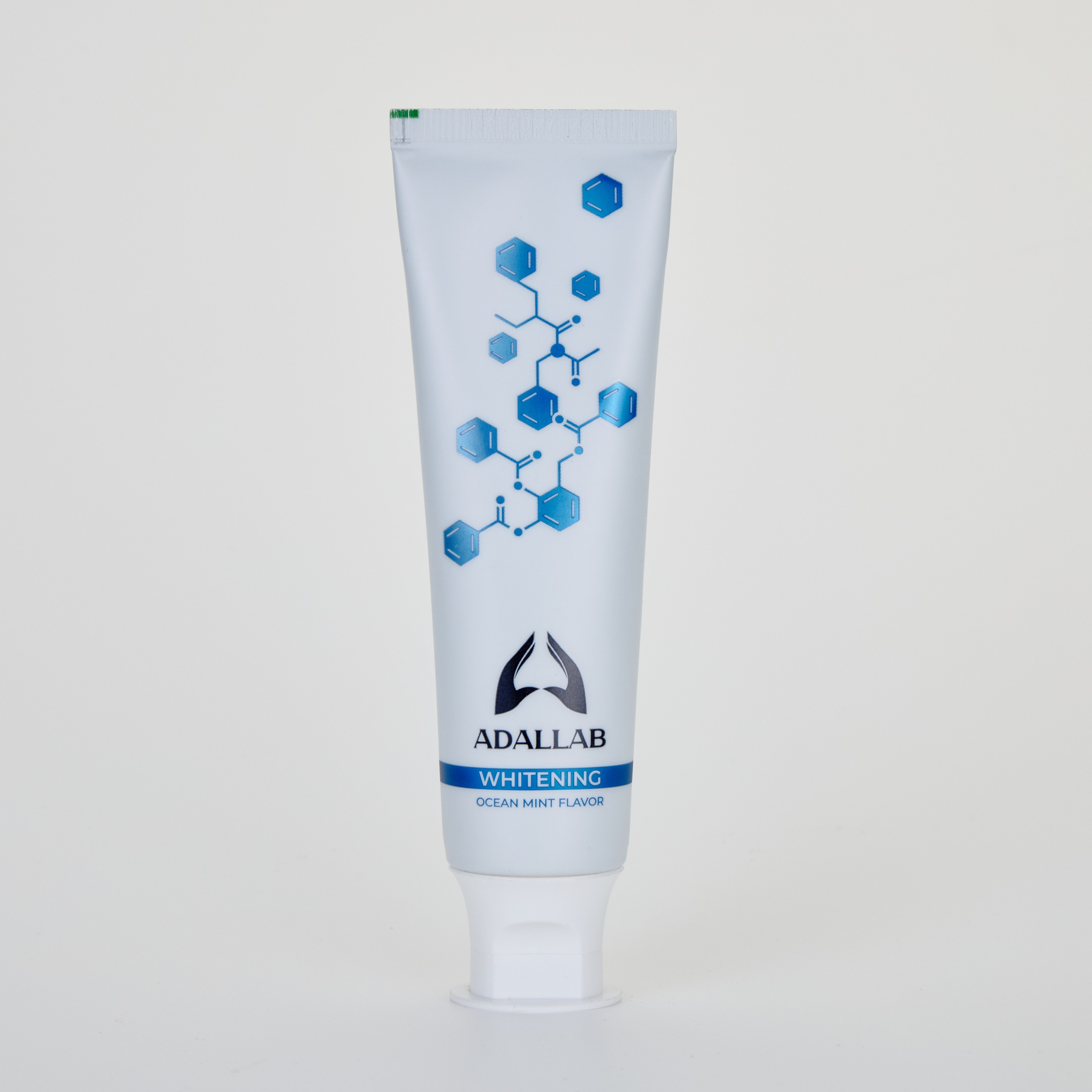 Зубная паста для бренда ADALLAB. Фотограф Андрей Зикеев, фотостудия AzArt Studio в Москве