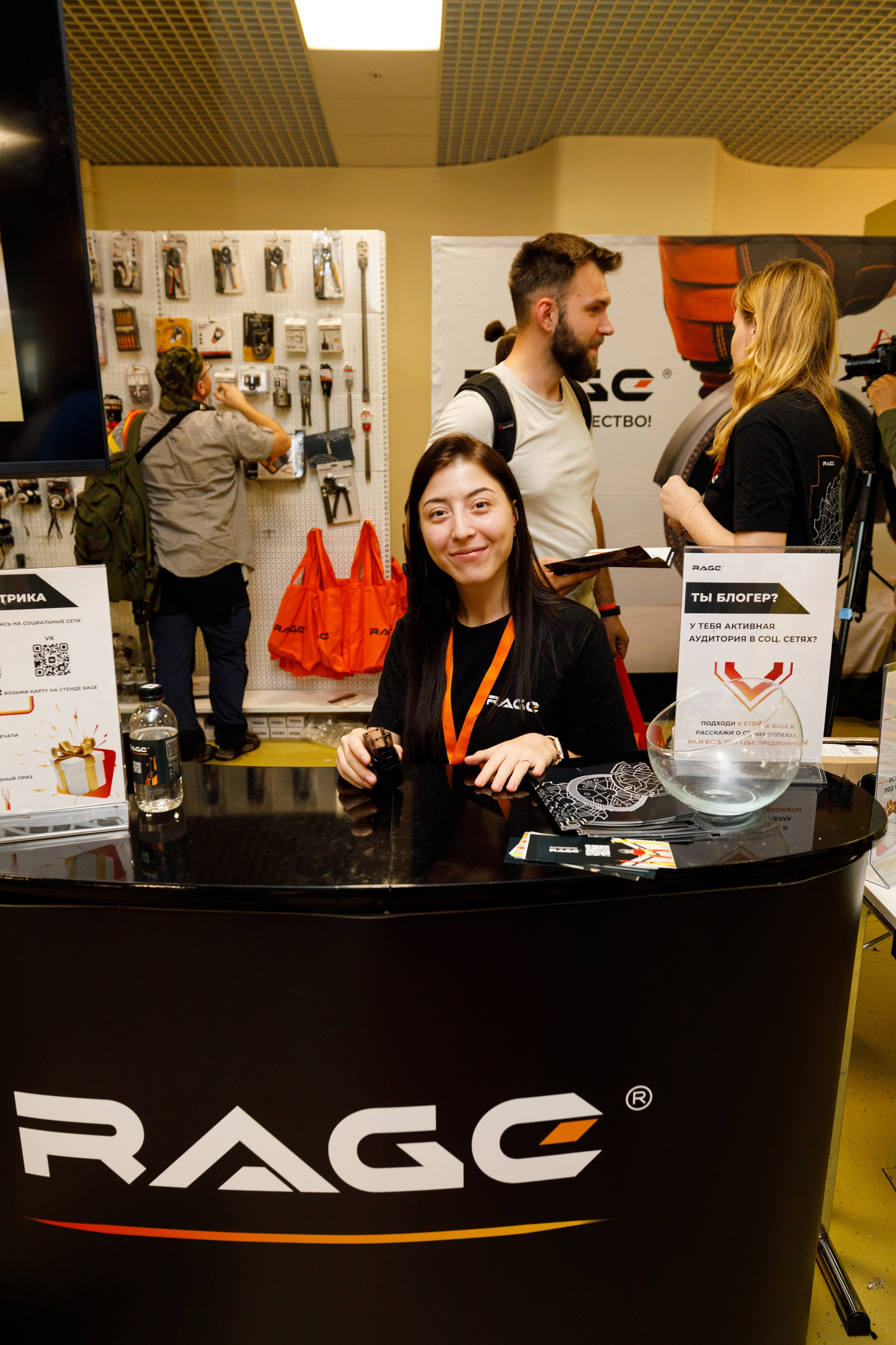 Съёмка стенда на выставке. Фотограф на мероприятие в Москве Марик