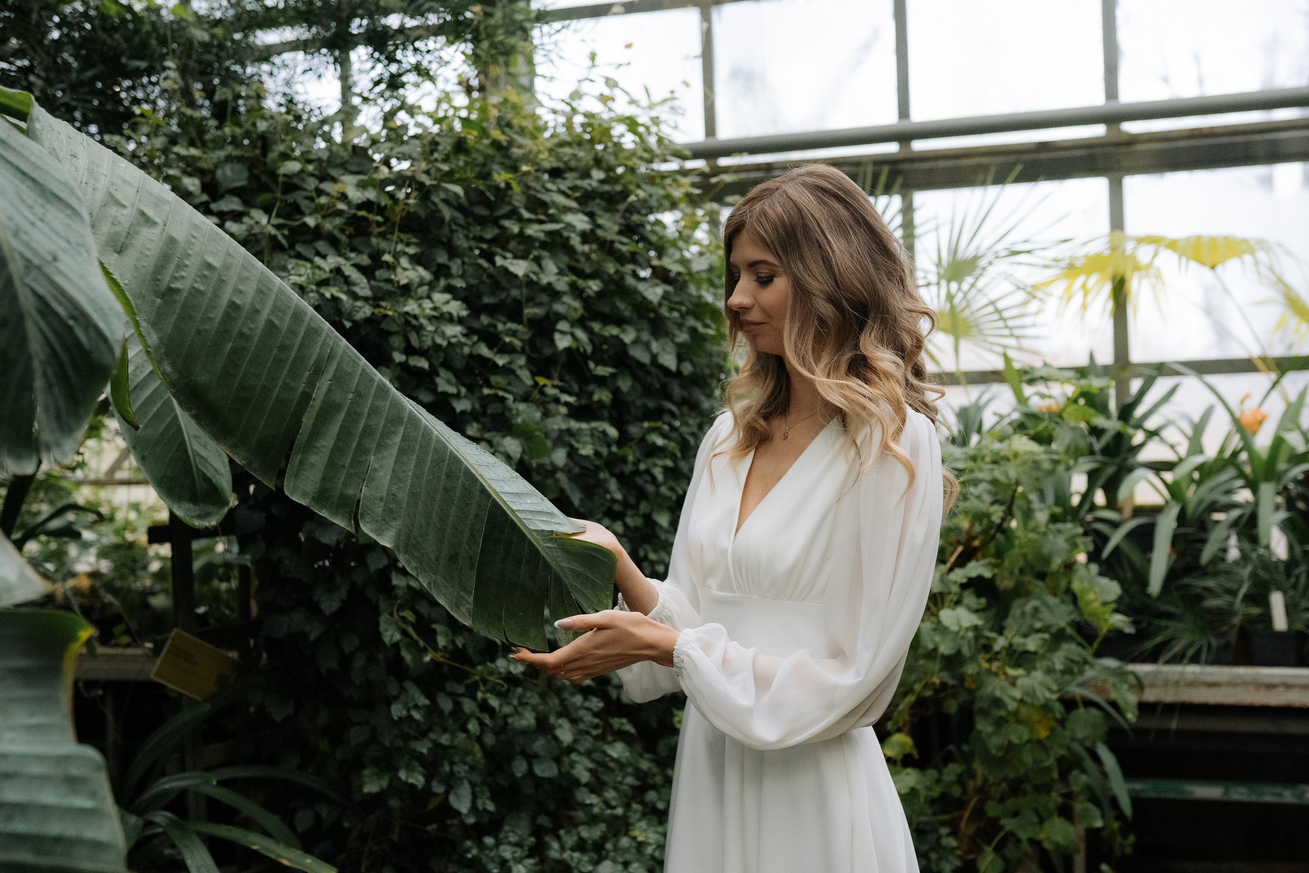 Свадебная фотосессия в оранжерее, Москва. Свадебный фотограф в Москве Анна Полушина