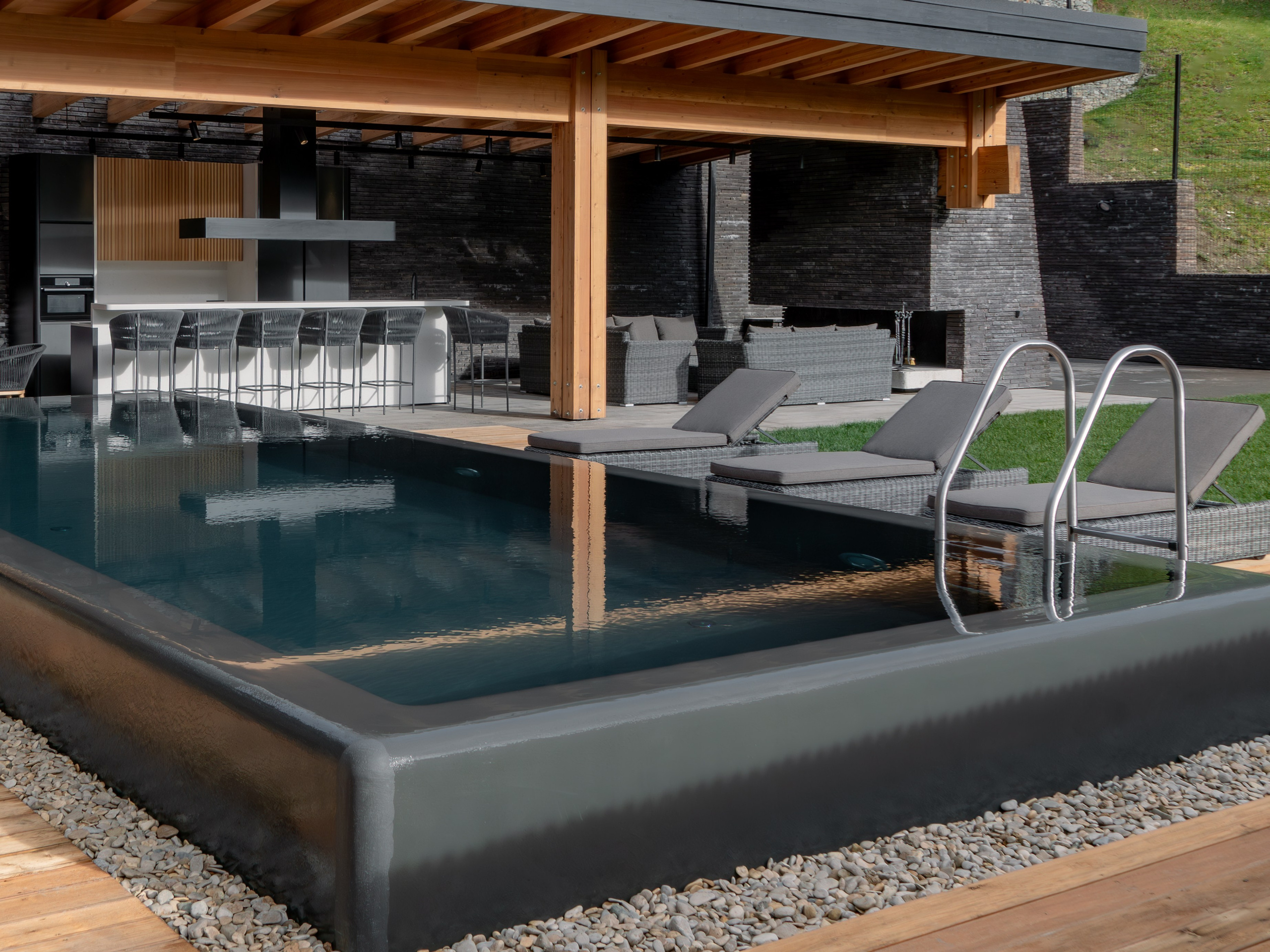 Загородный комплекс в стиле шале — экстерьер. Репортажный фотограф в Красной Поляне и Сочи Павлюченко Екатерина