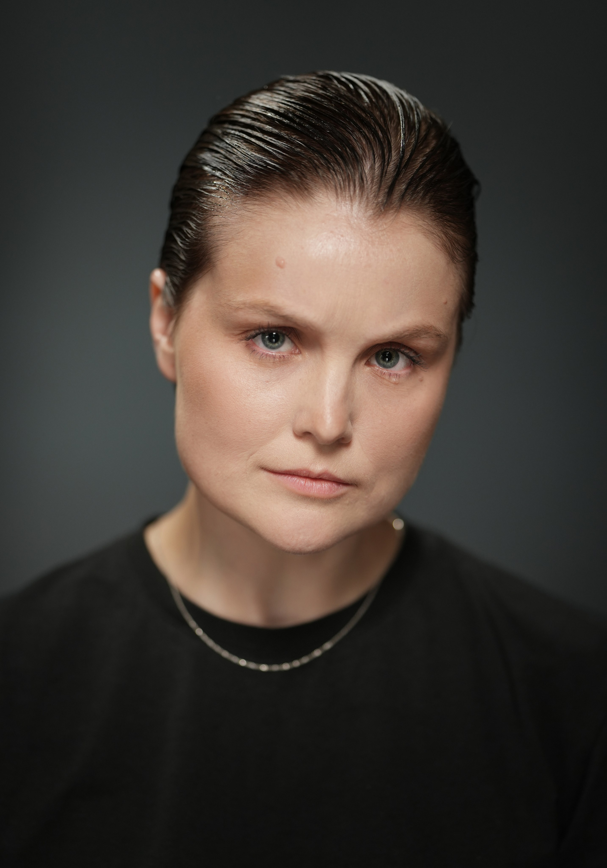 Актриса Настя Кучмистова. Портретная съемка в Москве, студийный фотограф Игорь Фомин