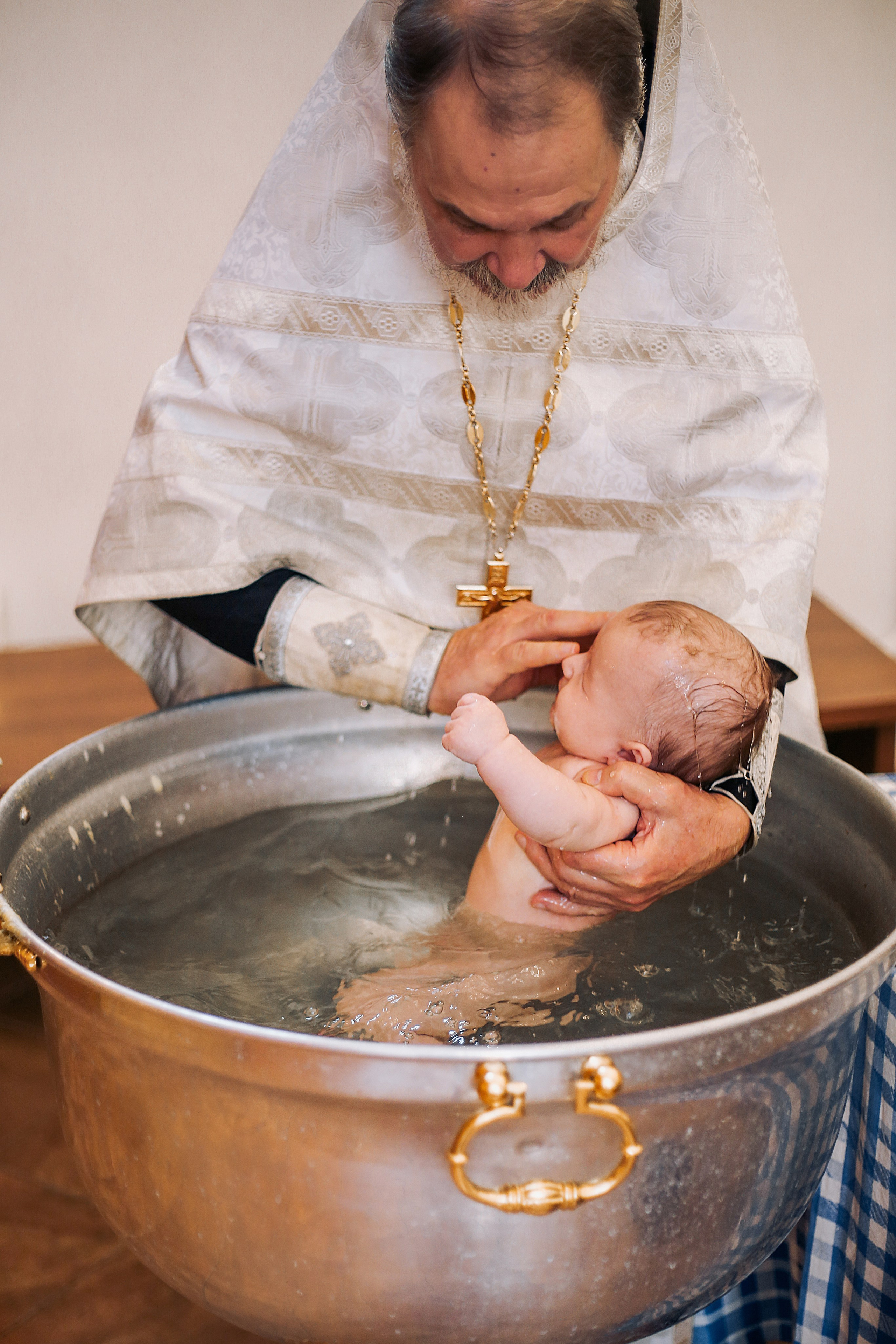 Крещение в Храме Святой Троицы Сходня. Фотограф Анастасия Залевская
