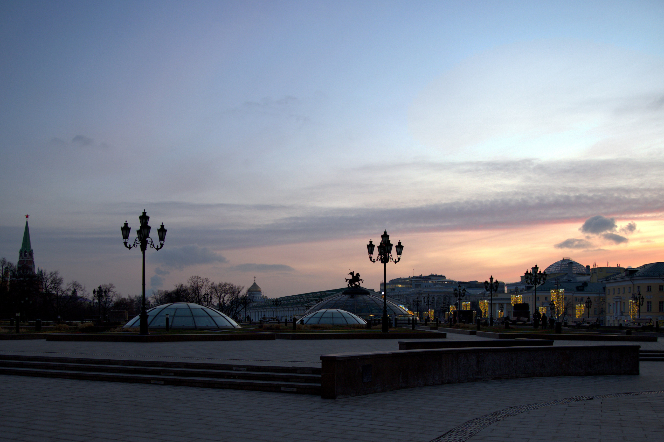 МОЙ ГОРОД. ФОТОГРАФ В МОСКВЕ СТАНИСЛАВ КОБЗЕВ