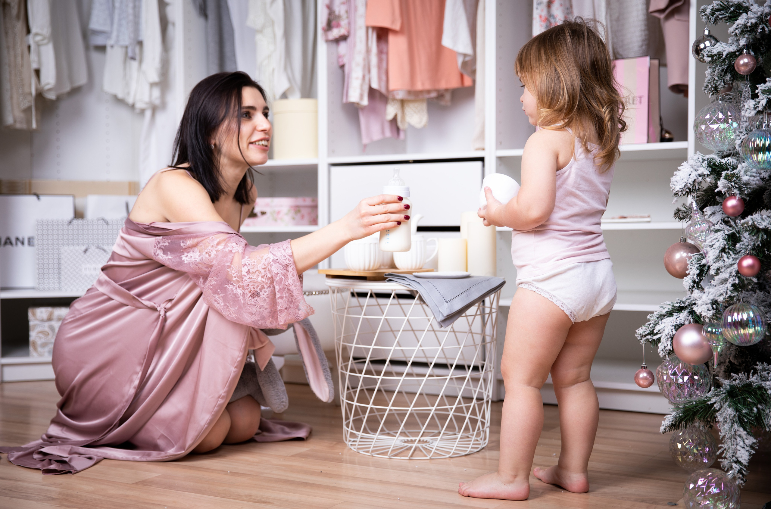Mother and daughter at a studio photo shoot. Professional family, children, fashion, event and wedding photographer in Portugal. Porto, Lisboa, Faro