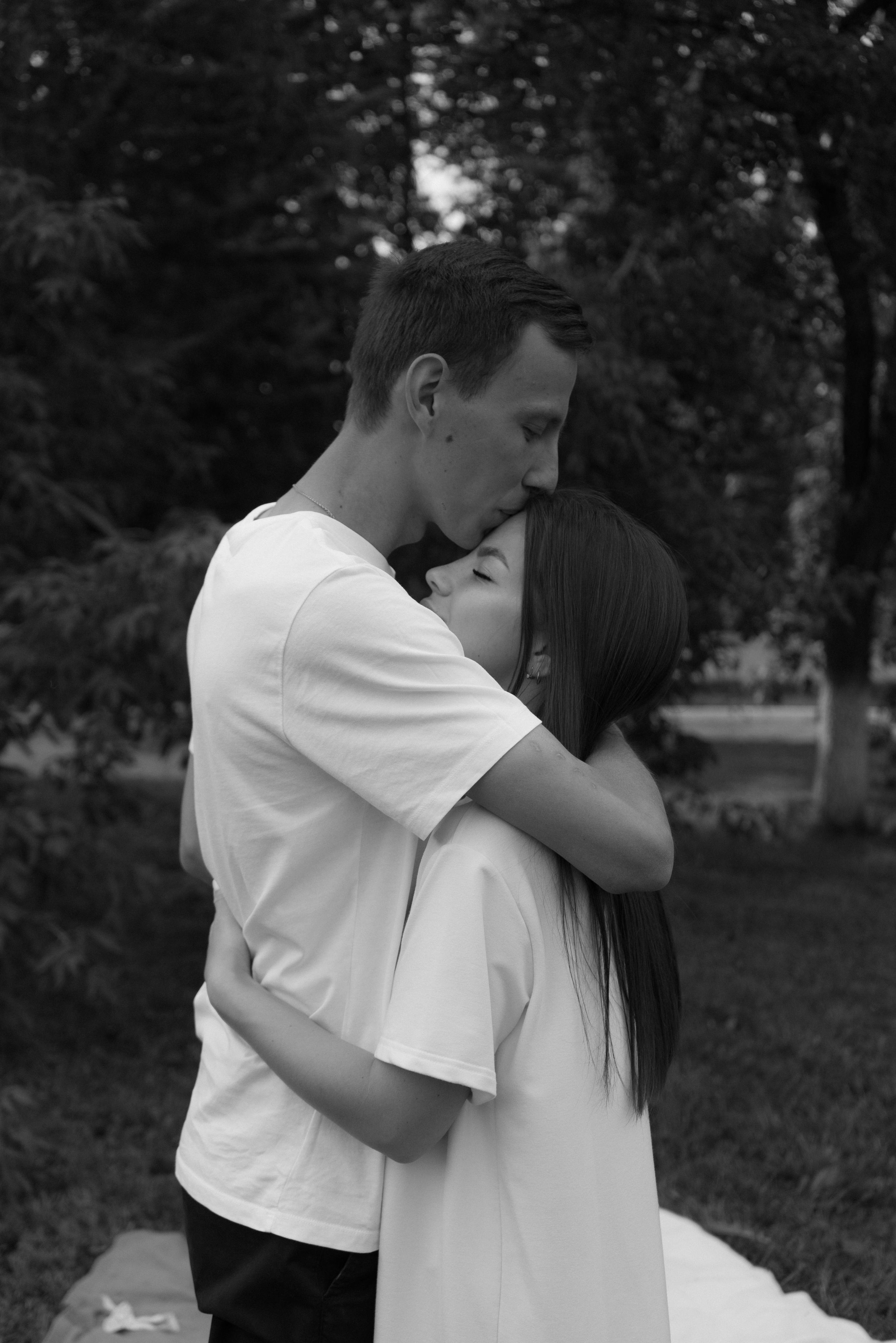 В парке. Свадебный фотограф Анастасия Хабарова в Новоуральске и Екатеринбурге