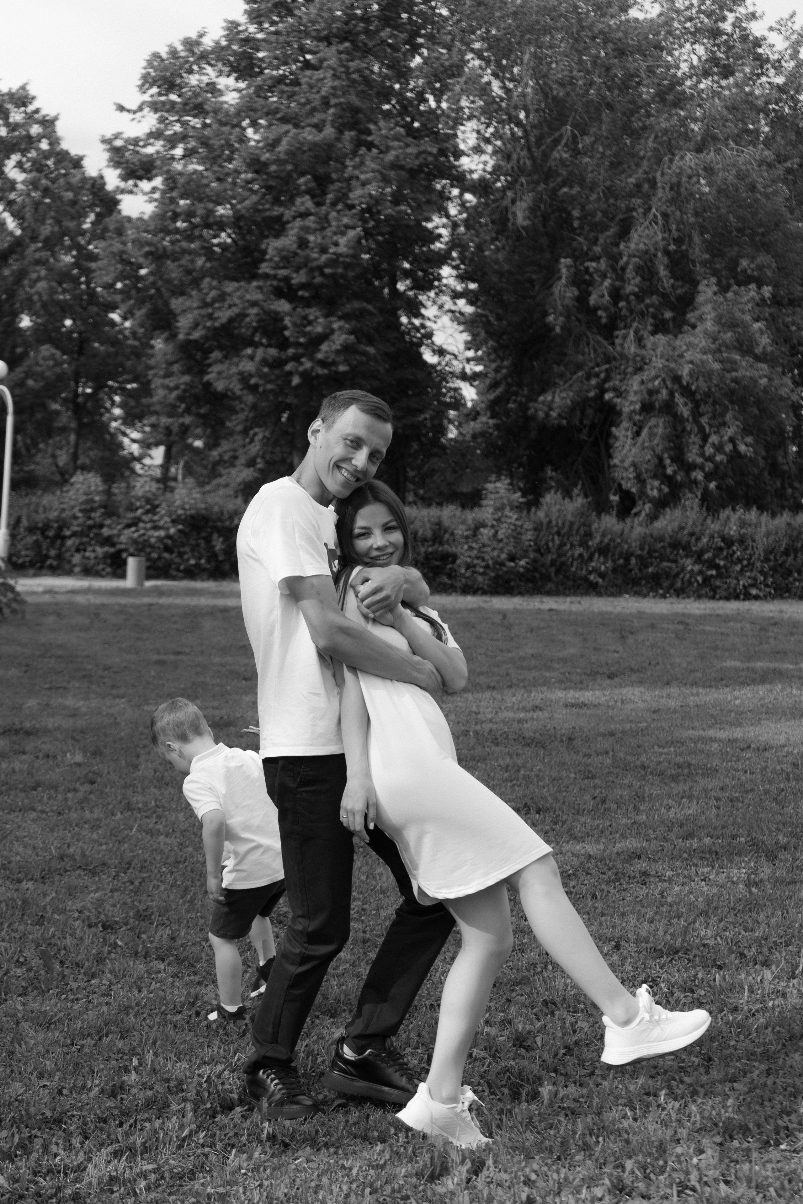 В парке. Свадебный фотограф Анастасия Хабарова в Новоуральске и Екатеринбурге