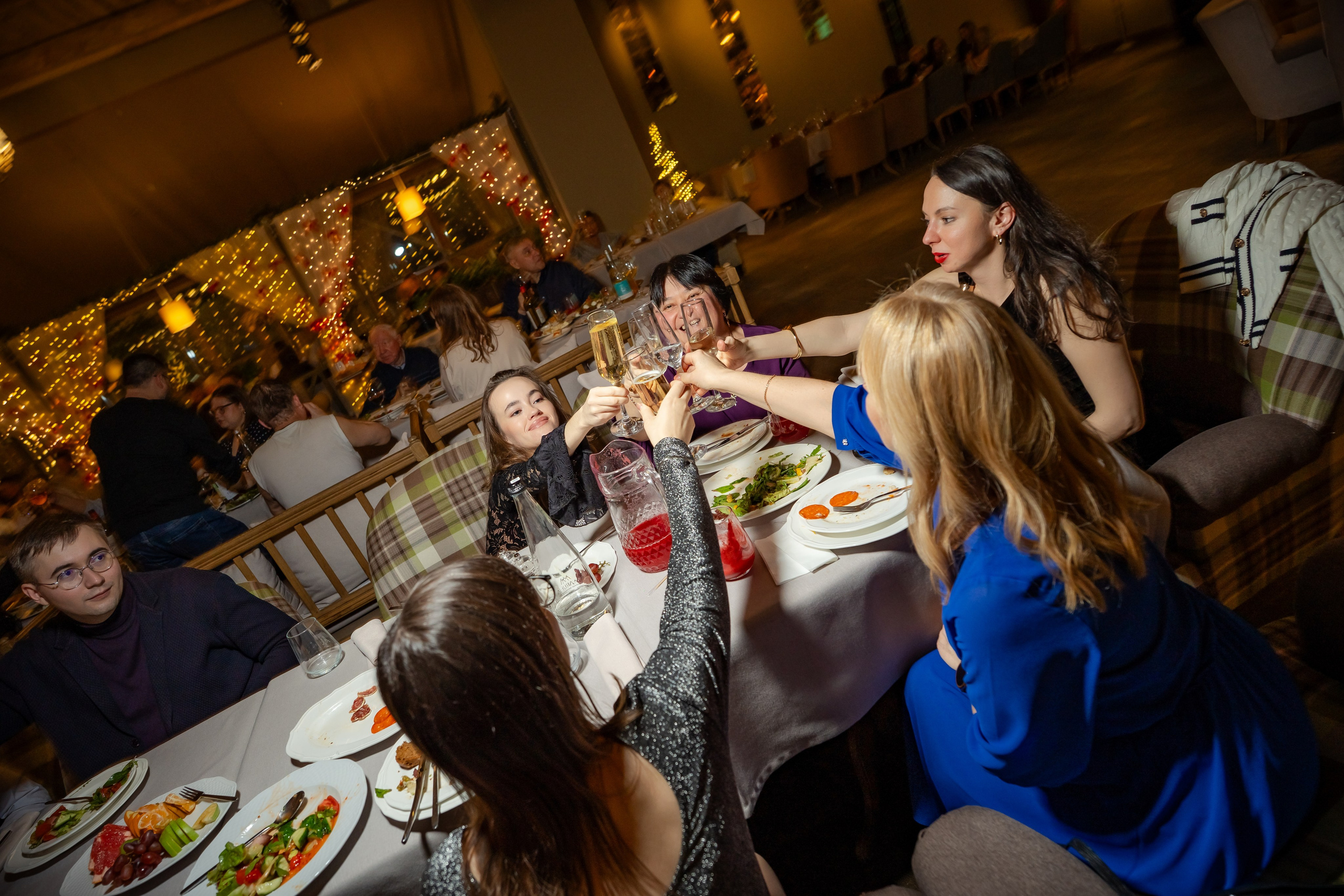 Сборные корпоративы в ресторане «Плюшкин» Декабрь 2025. Фотограф Александр Вишняков