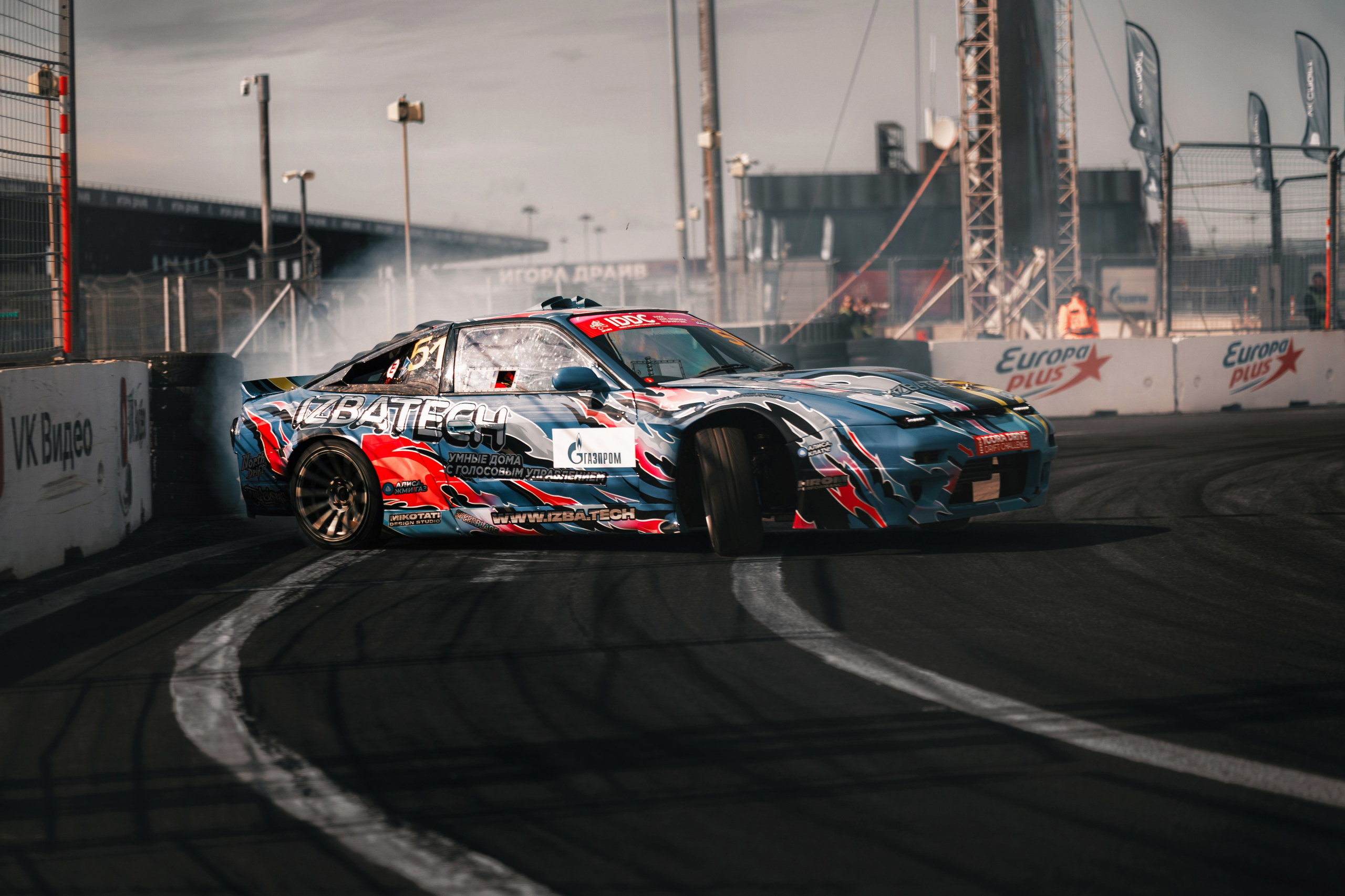 IDDC Этап 2: Бетонный Колизей и блогеры в деле