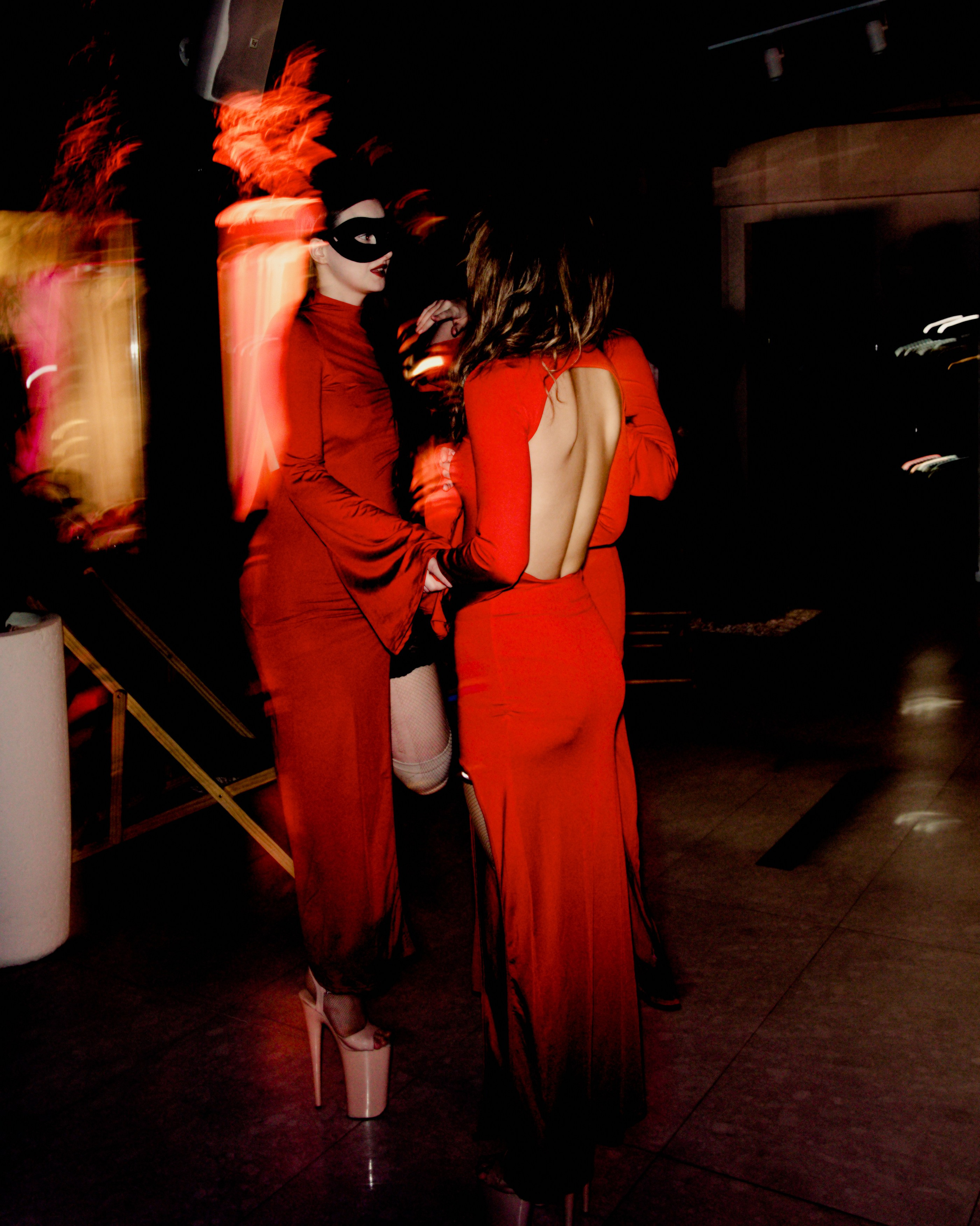 Nightlife. Slozhnomarya