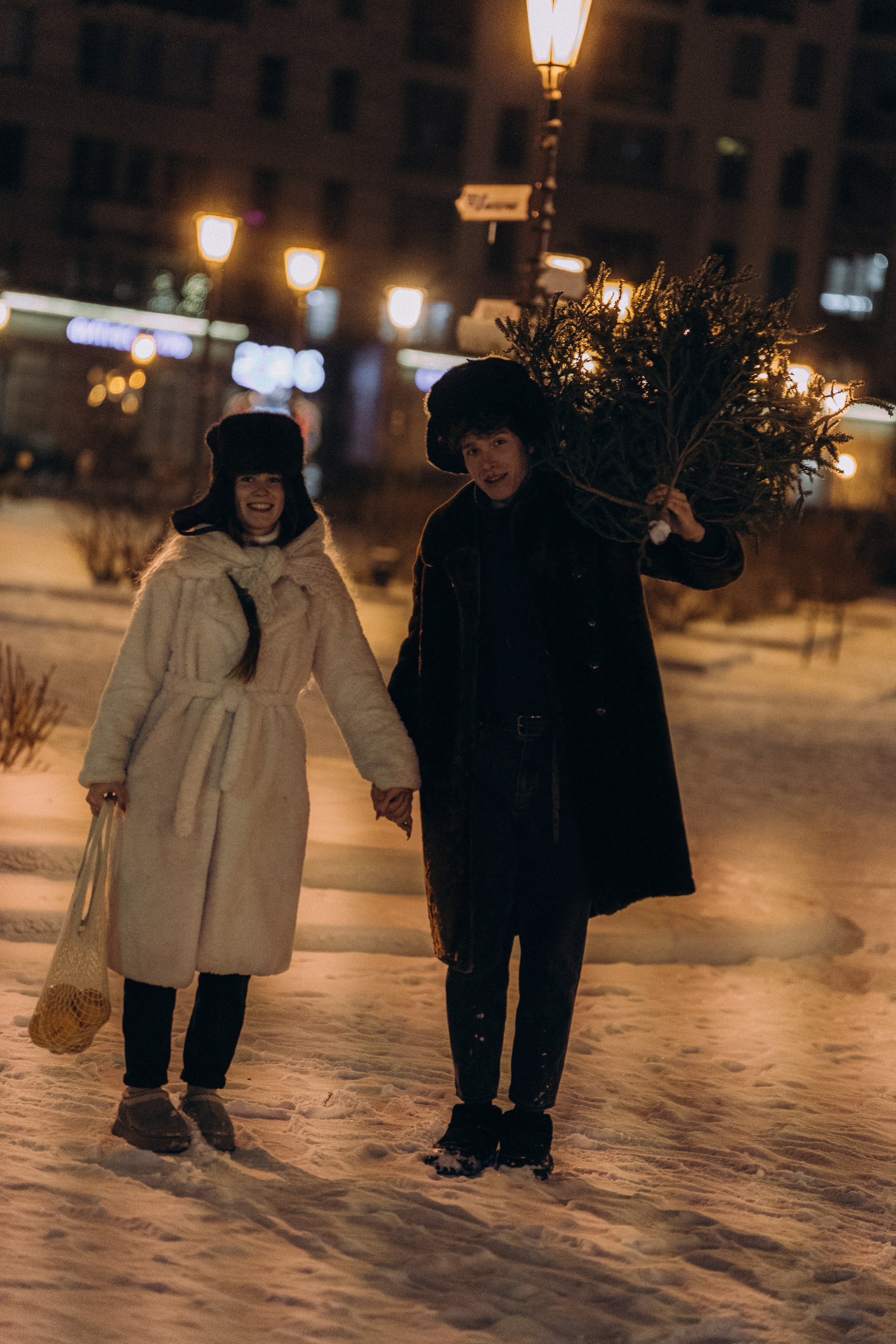 НОВОГОДНЯЯ ПРОГУЛКА ПАРЫ ПО ЧЕРНЫШЕВСКОЙ ПЕРЕД НОВЫМ ГОДОМ. Профессиональный фотограф, Санкт-Петербург — Виктория Богомолова