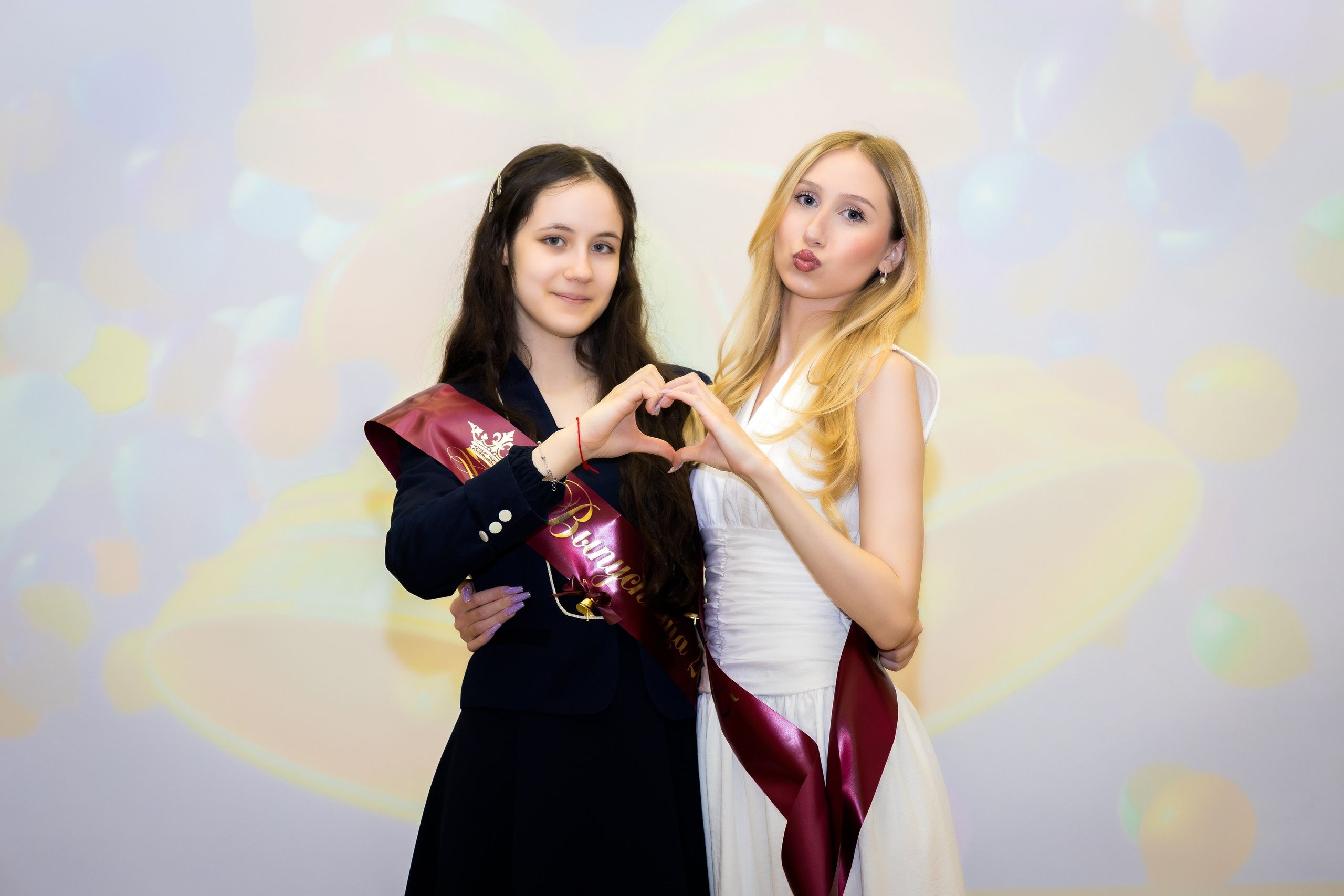 Выпускной в школе. Photomantis