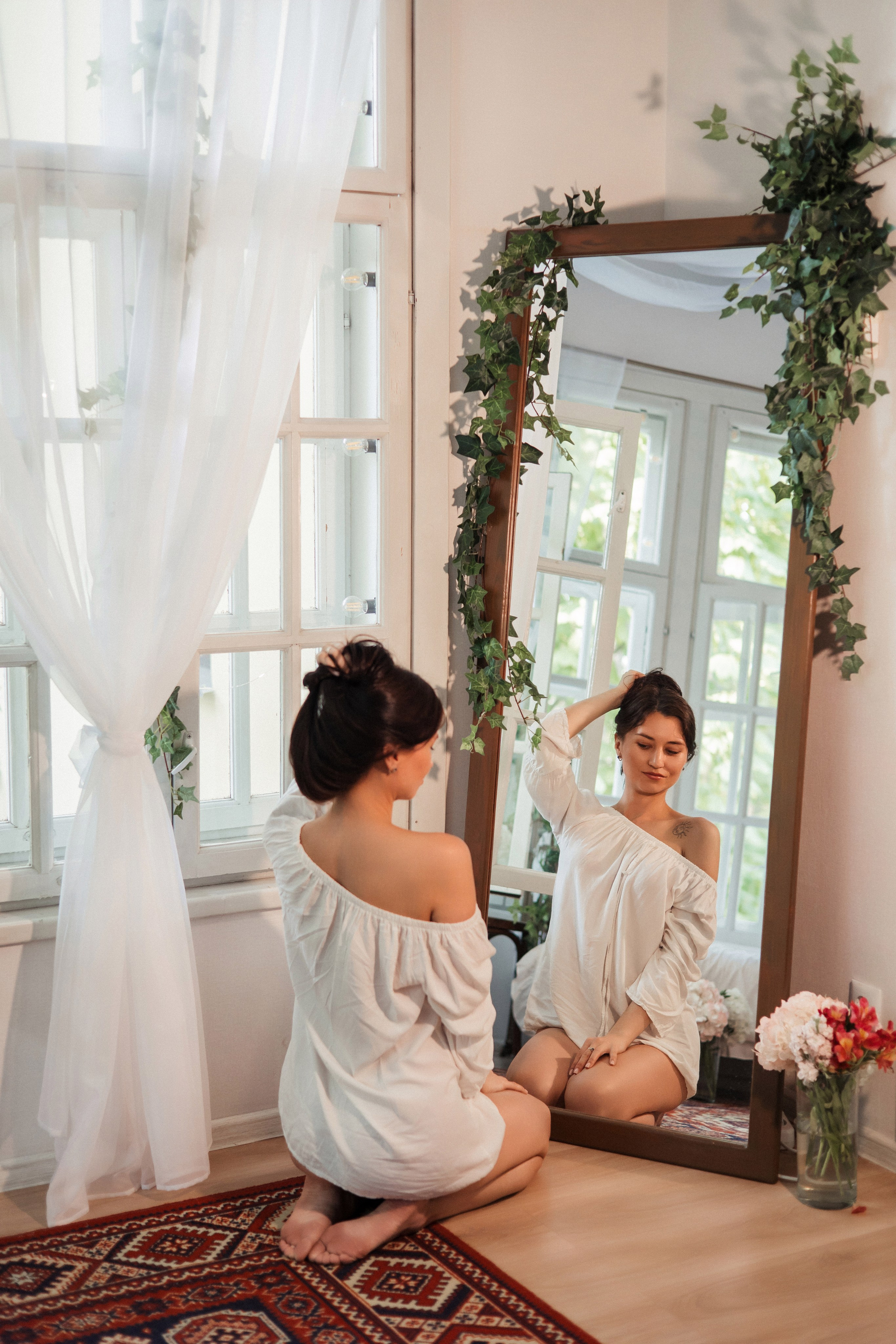 На балкончике. ФОТОГРАФ РОЗА ФИЛИНА СПб I МОСКВА