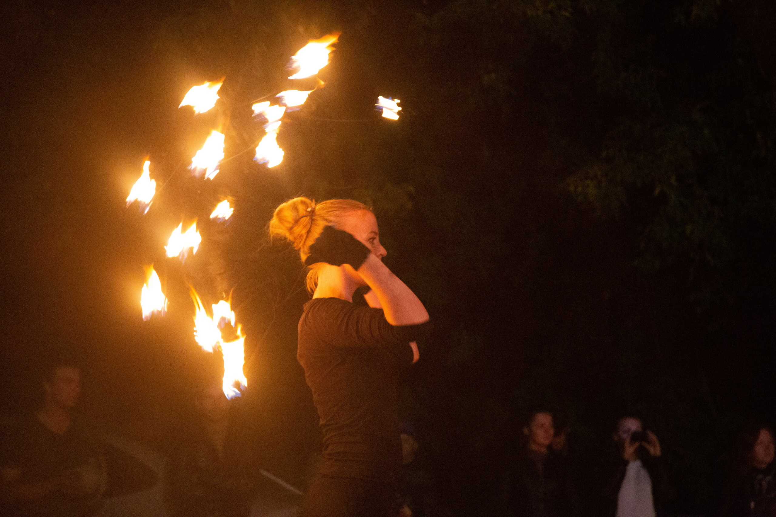 Огненное шоу в Перми. Фотограф Никита Попов. Фотограф Пермь. Фотосессия в фотостудии Перми и на свежем воздухе