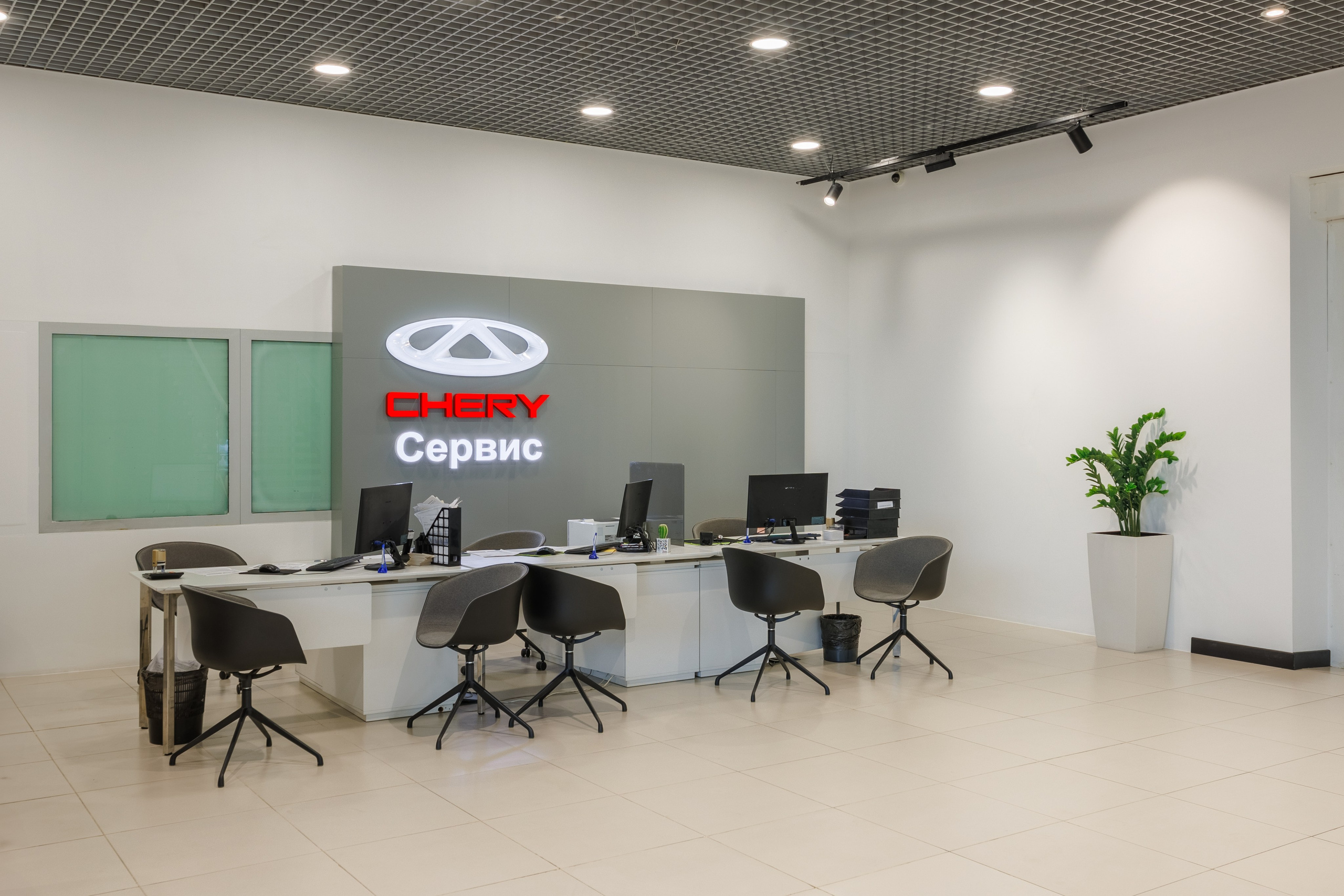 Фото для автомобильного дилерского центра в СПб