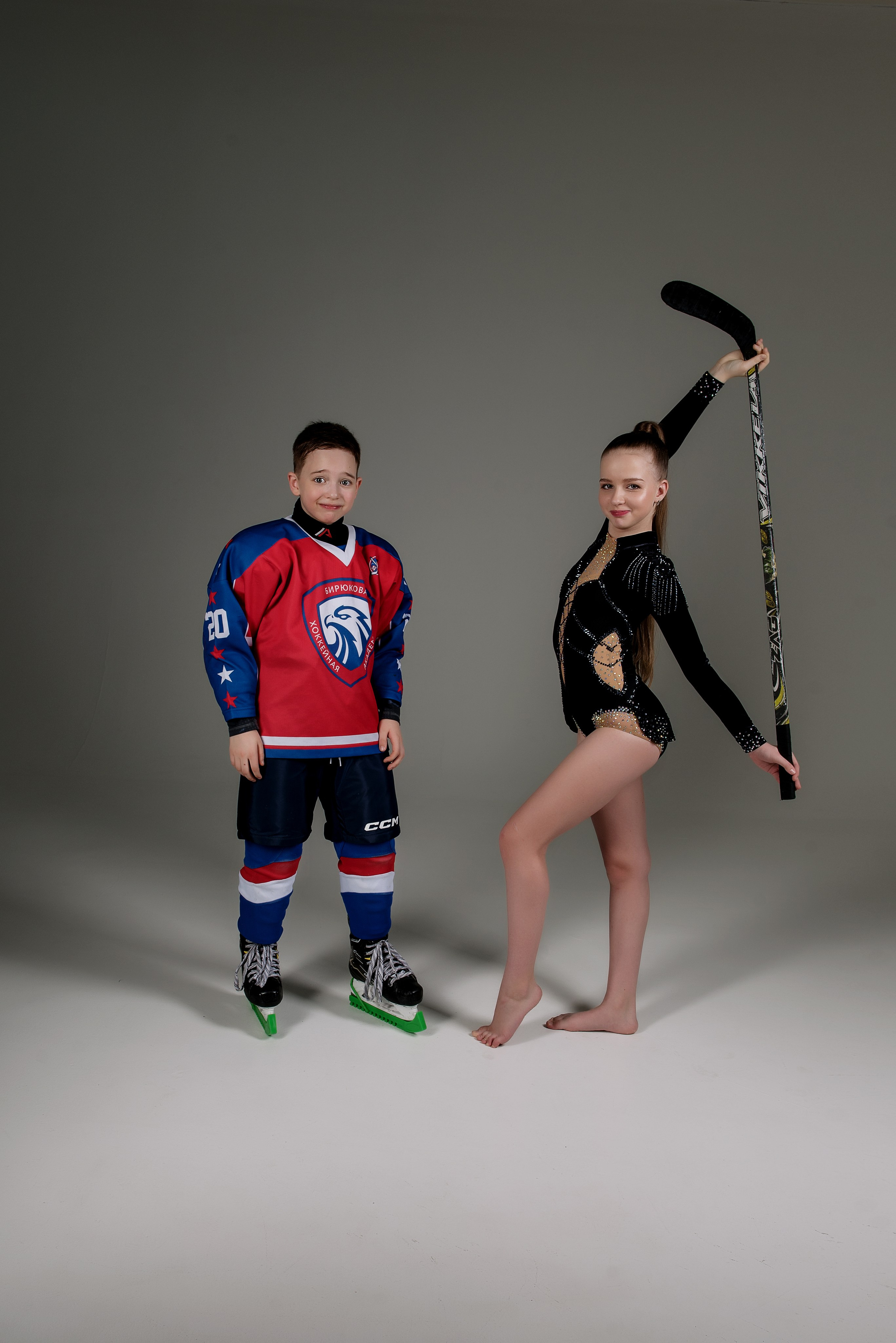 Хоккей — Гимнастика групповая съемка. Детский фотограф в Долгопрудном и Москве