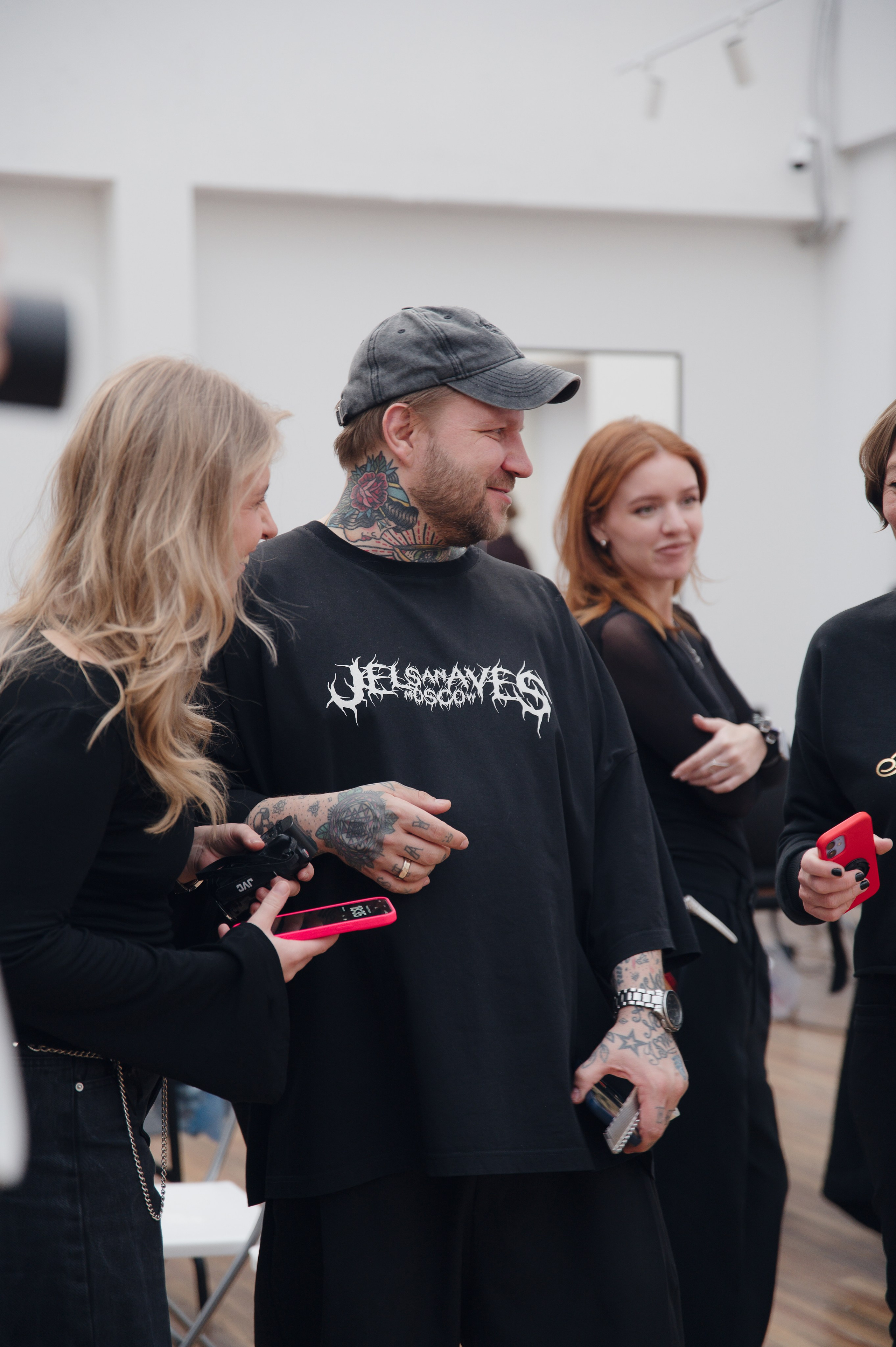 Бекстейдж показа «Новые Имена» собака.ru|ДЛТ. Портретный и репортажный фотограф в Санкт-Петербурге