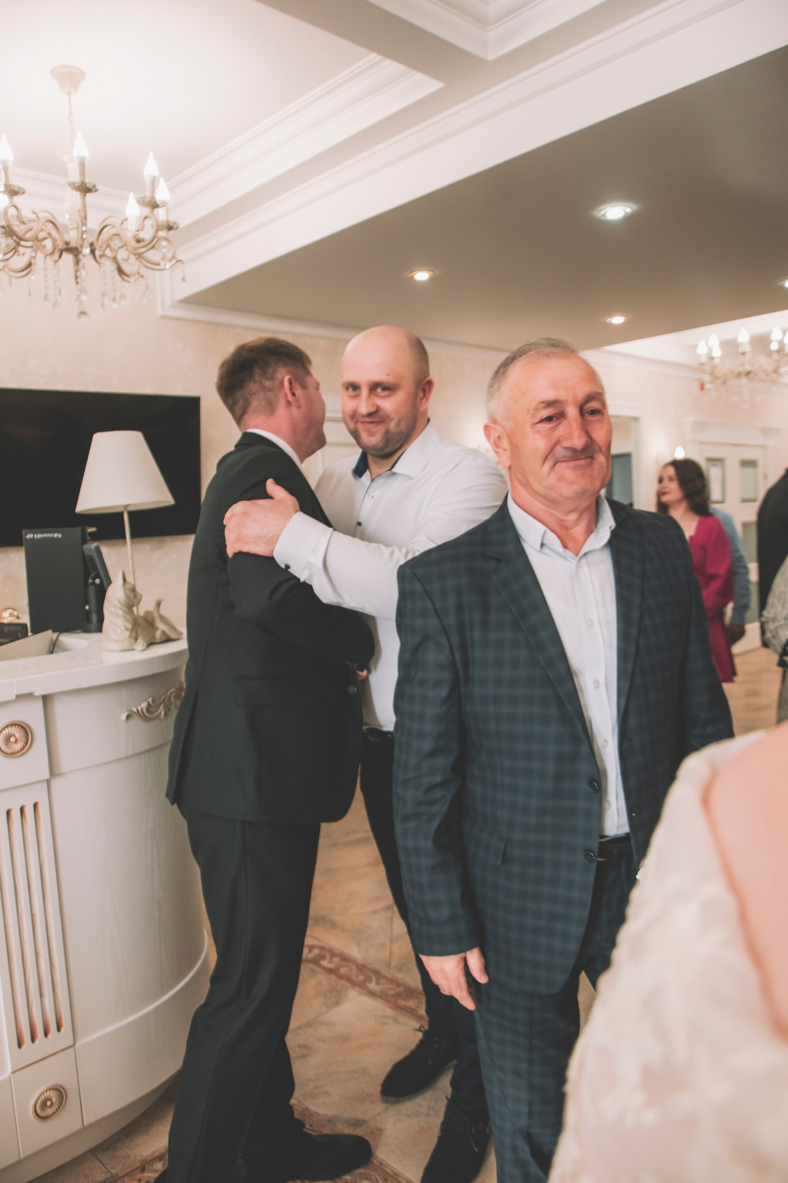 26.04.2025 (Фотосессия, роспись в Онии + фото с банкета). Семейный и свадебный фотограф Губкинский и Ставрополь