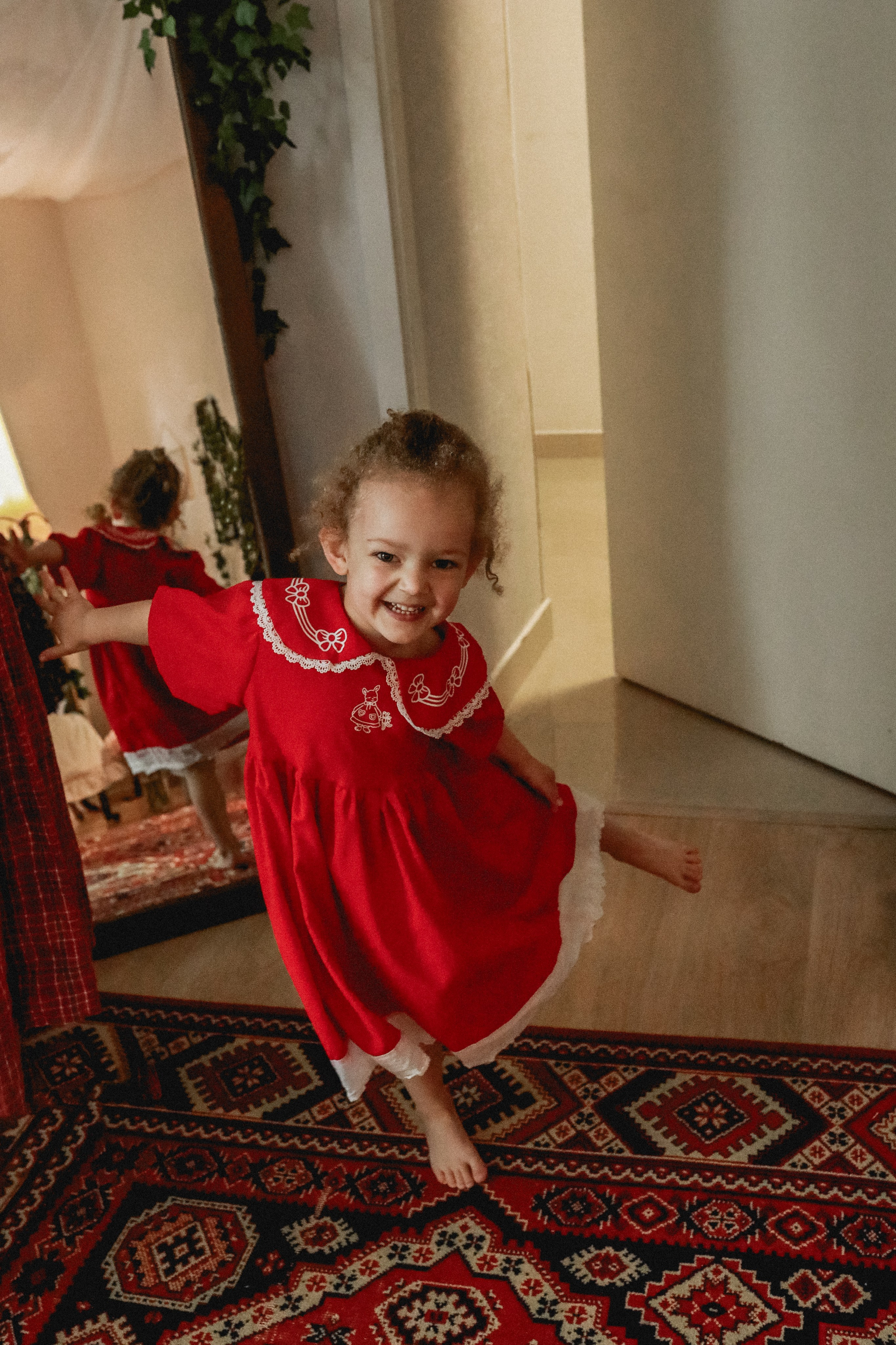 Пионы на балконе