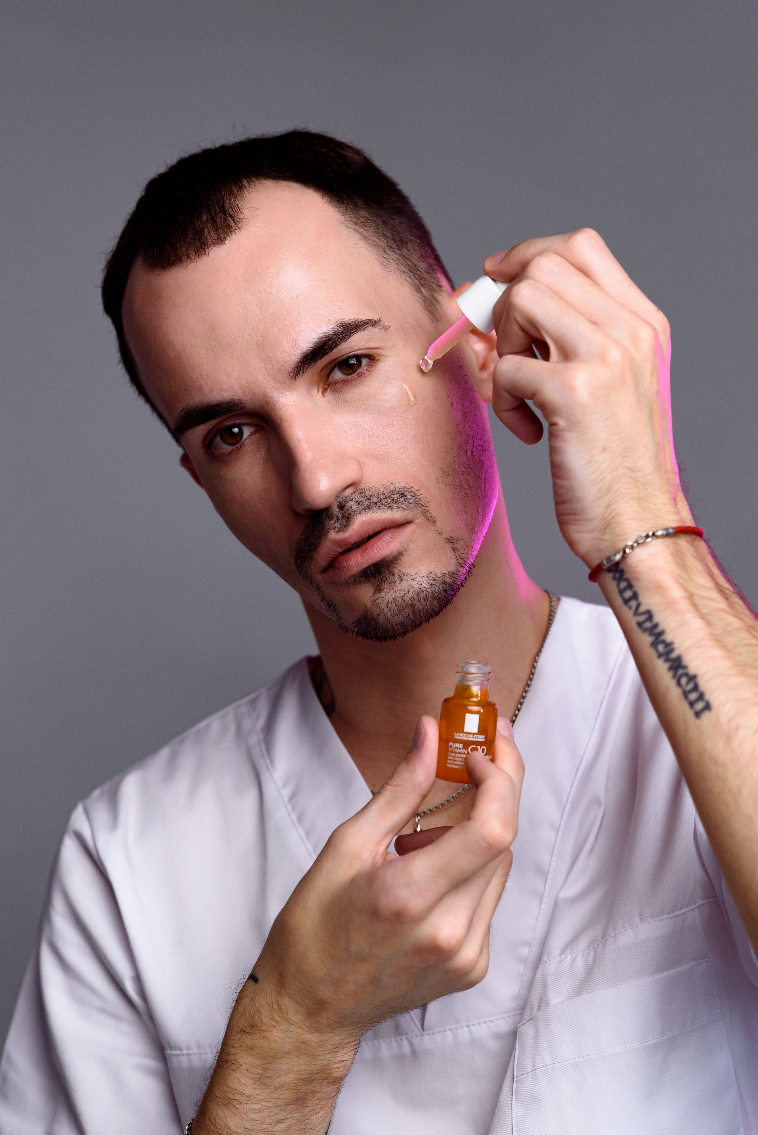 Косметолог Александр. Анастасия Петрович фотограф, фотокорреспондент в Москве и Санкт-Петербурге. Фотосъёмка репортажа, мероприятия, корпоративная съёмка, контент