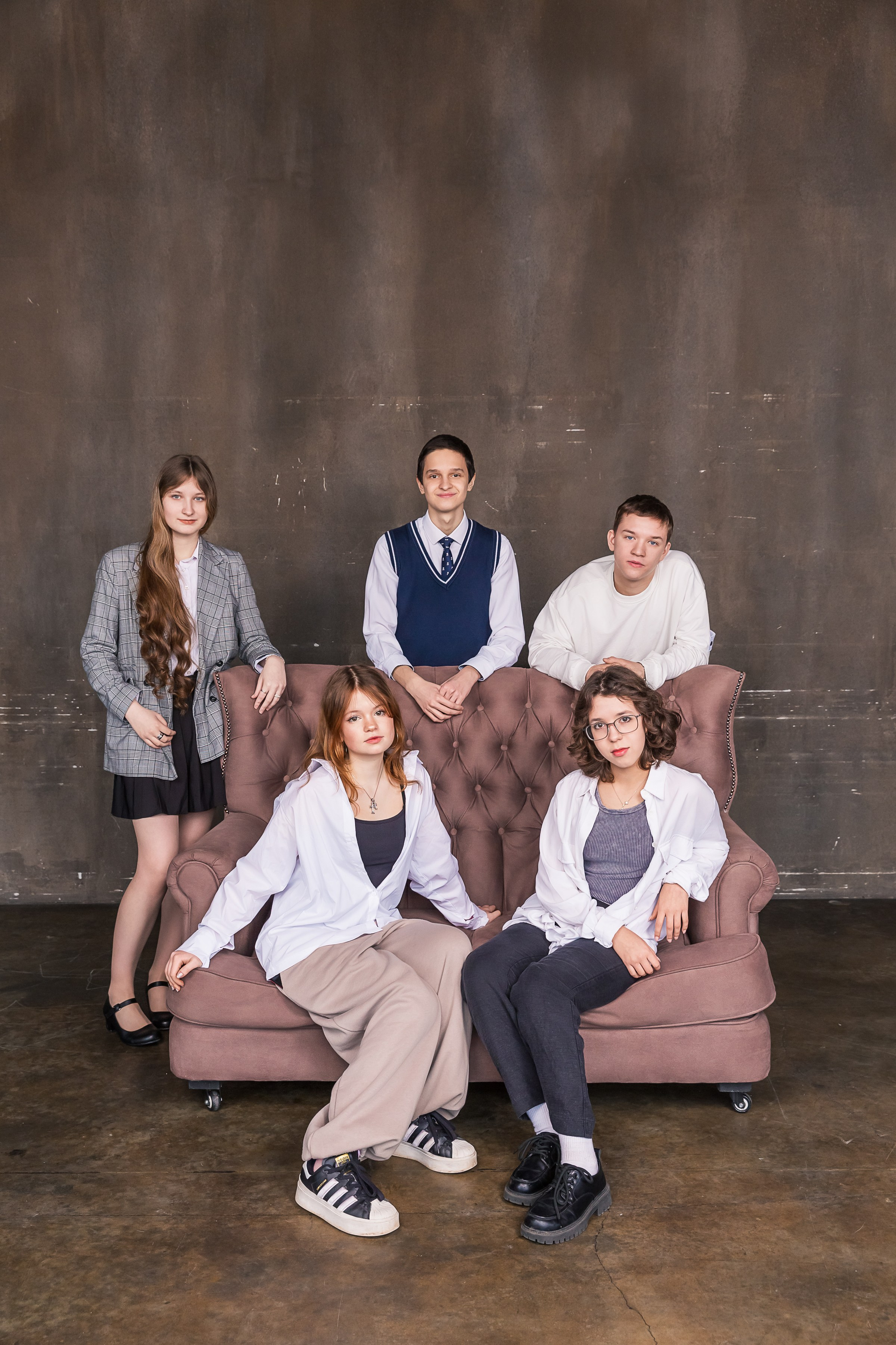 Выпускной альбом для 9 класса в Москве. Школьные фотографы «НЕБУРАТИНО»