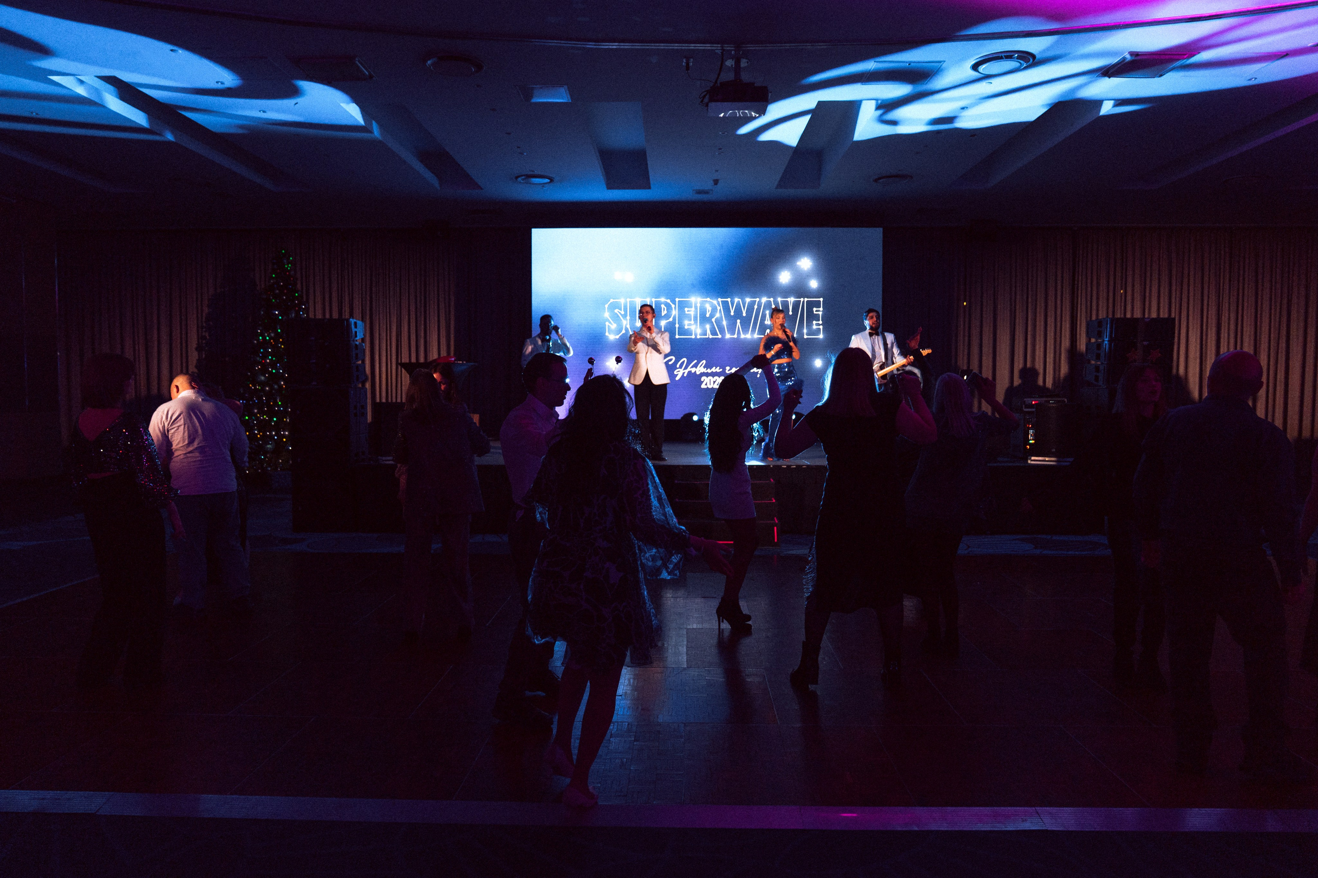 Корпоративная съёмка для компании SUPERWAVE