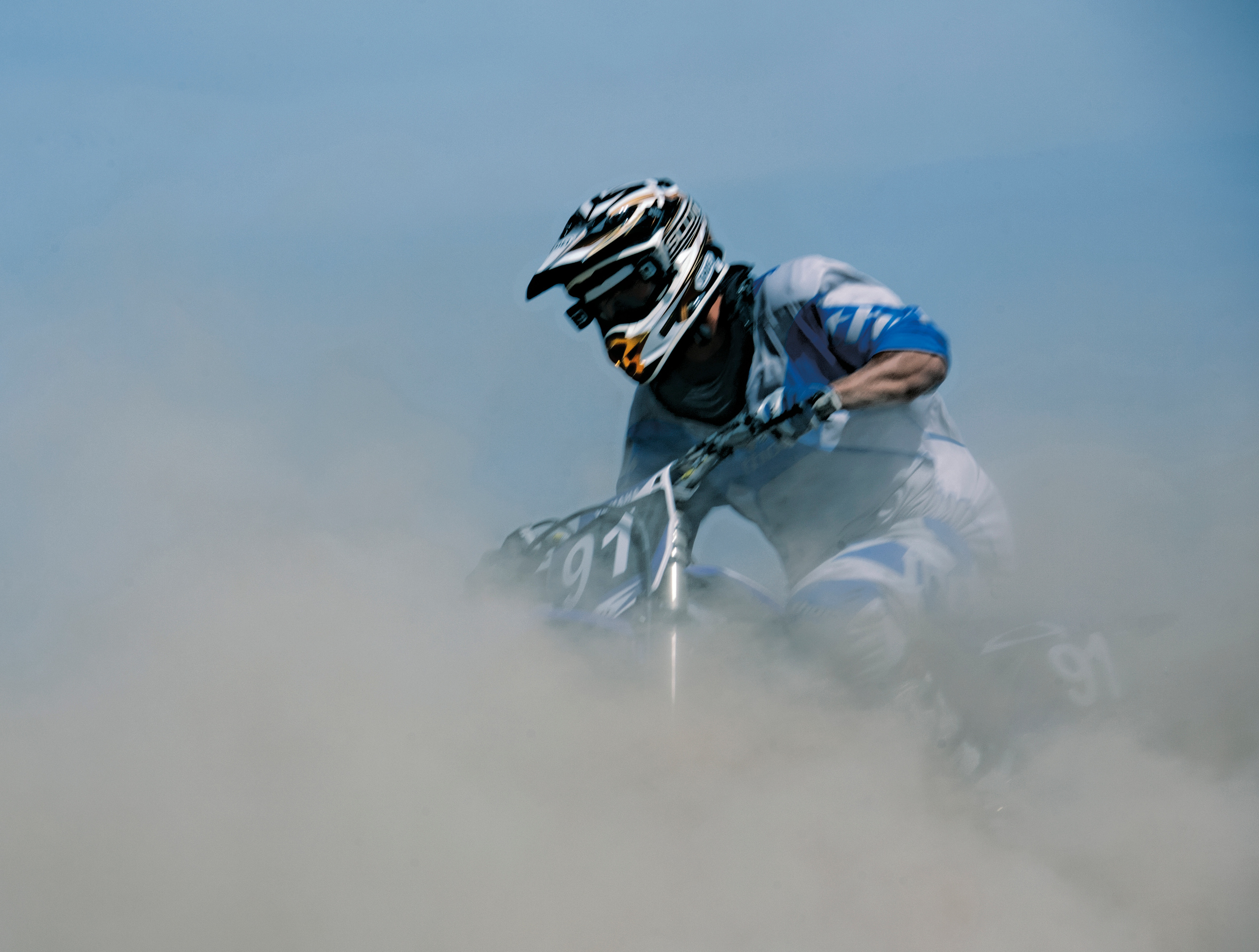 Фотограф Денис Зимин, сьёмка для маркетплейсов в городе Ростове-на-Дон. Выпускные альбомы, фотограф Денис Зимин в городе Ростове-на-Дону