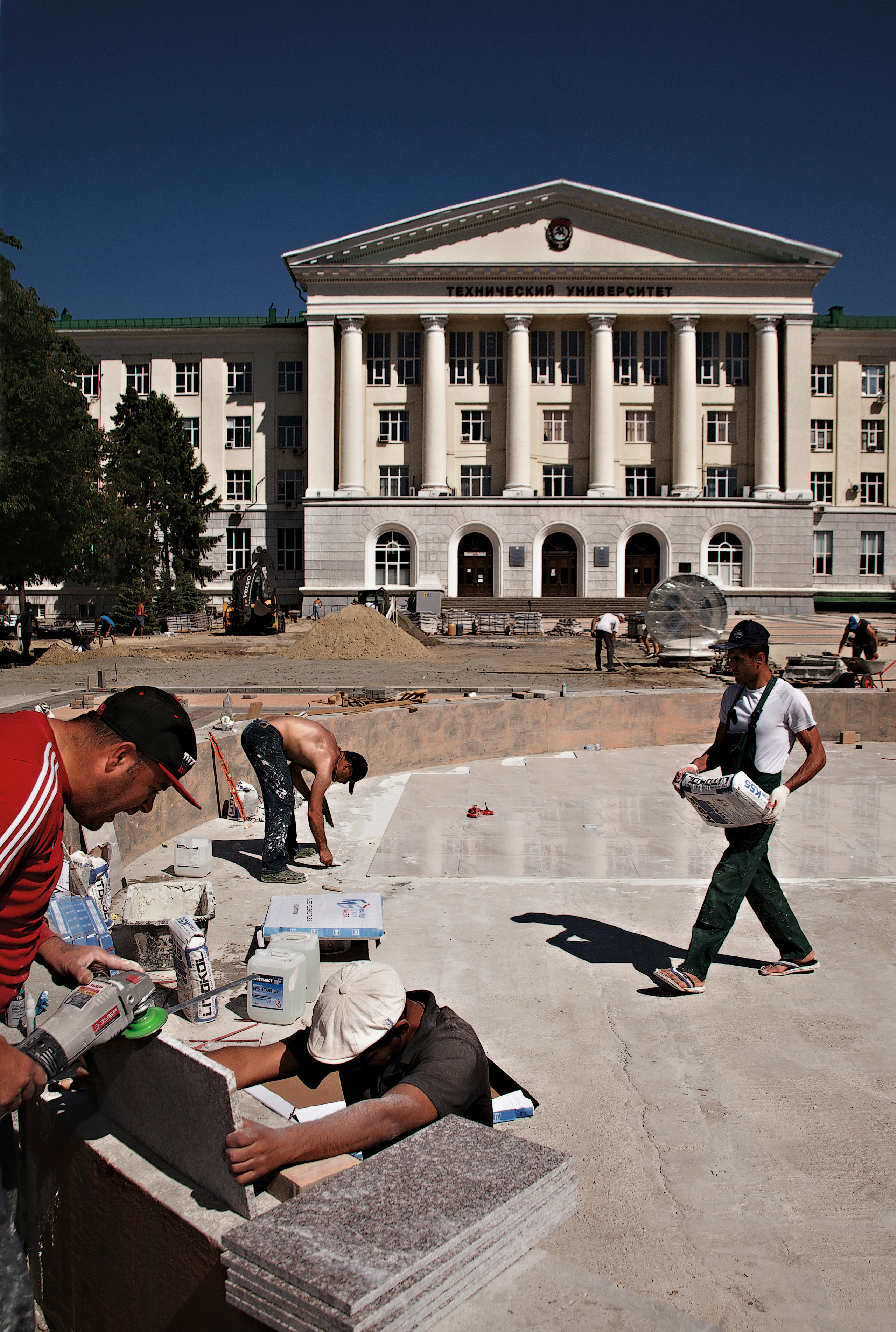 Фотограф Денис Зимин, сьёмка для маркетплейсов в городе Ростове-на-Дон. Выпускные альбомы, фотограф Денис Зимин в городе Ростове-на-Дону